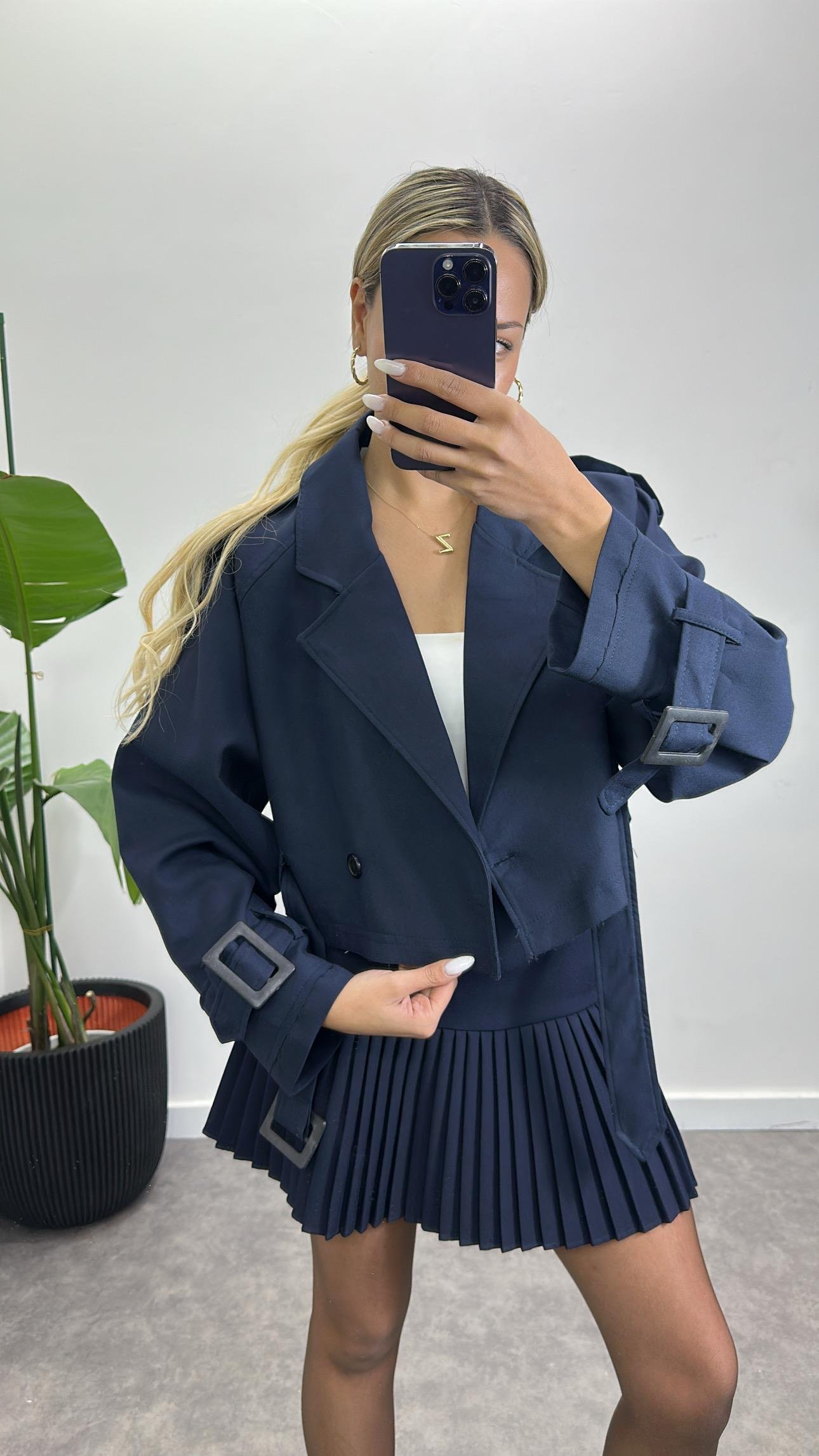 Kısa Kemerli Trenç Ceket