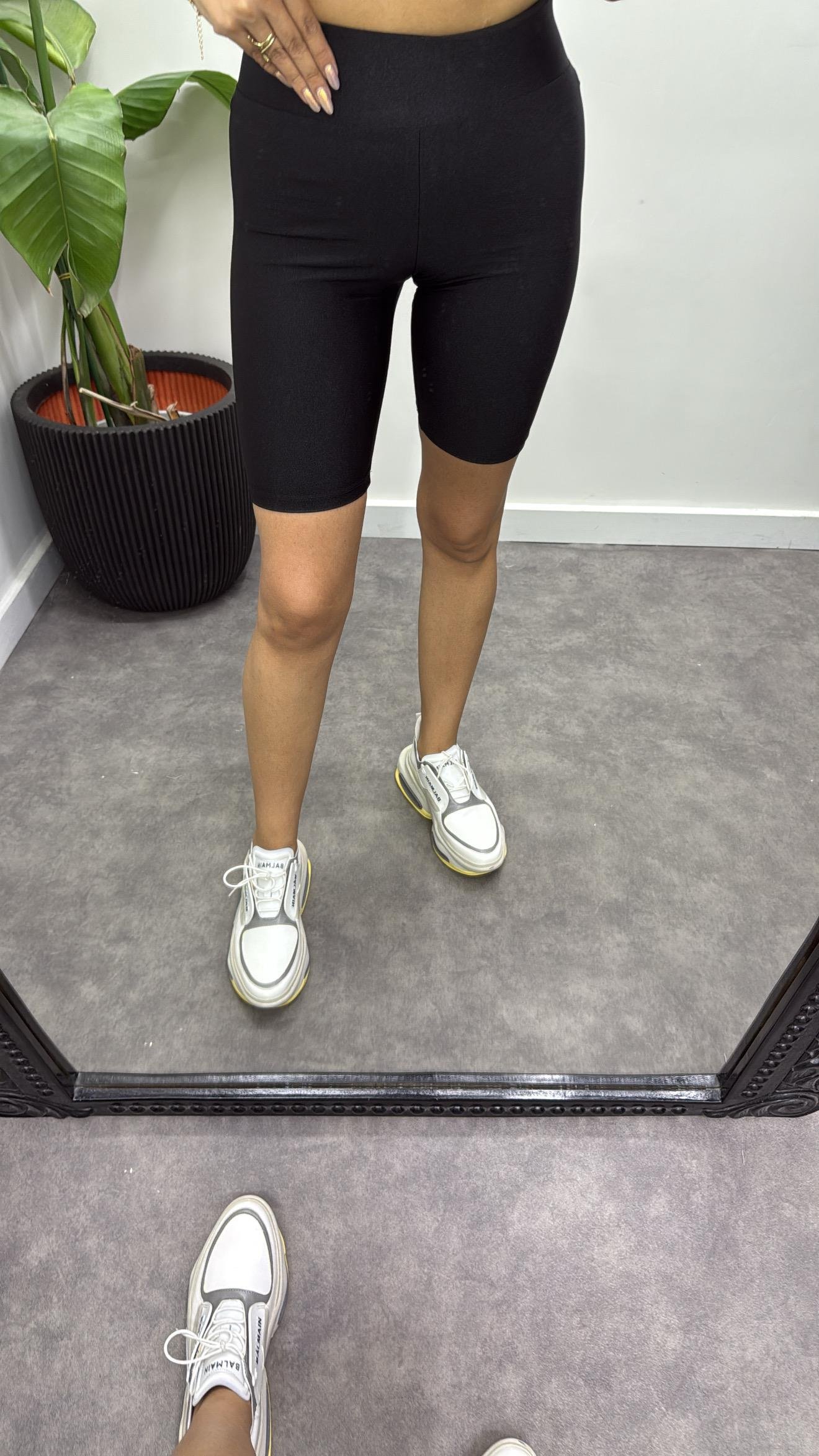 Kısa Toparlayıcı Şort Tayt