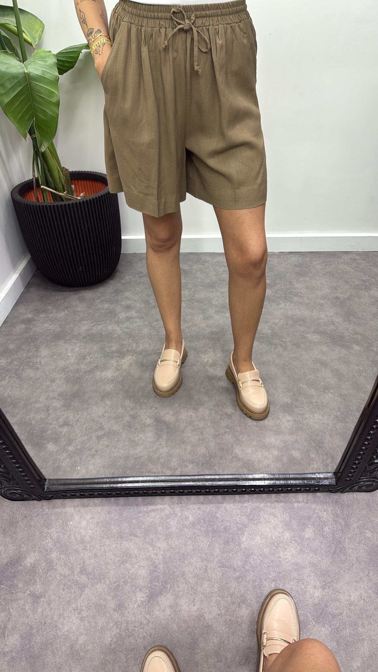 Lastikli Ayrobin Şort