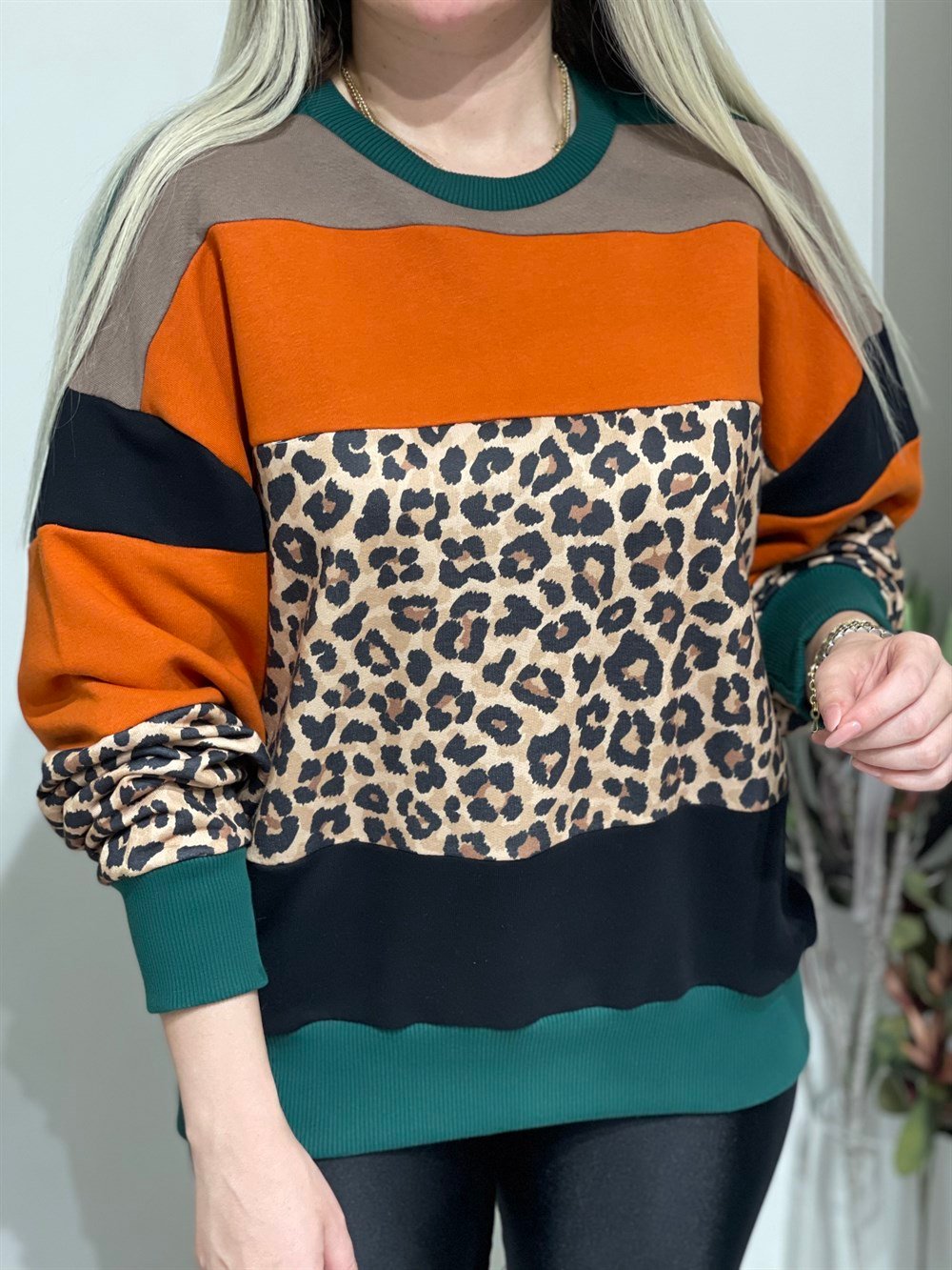 Leopar Detay Sweatshirt