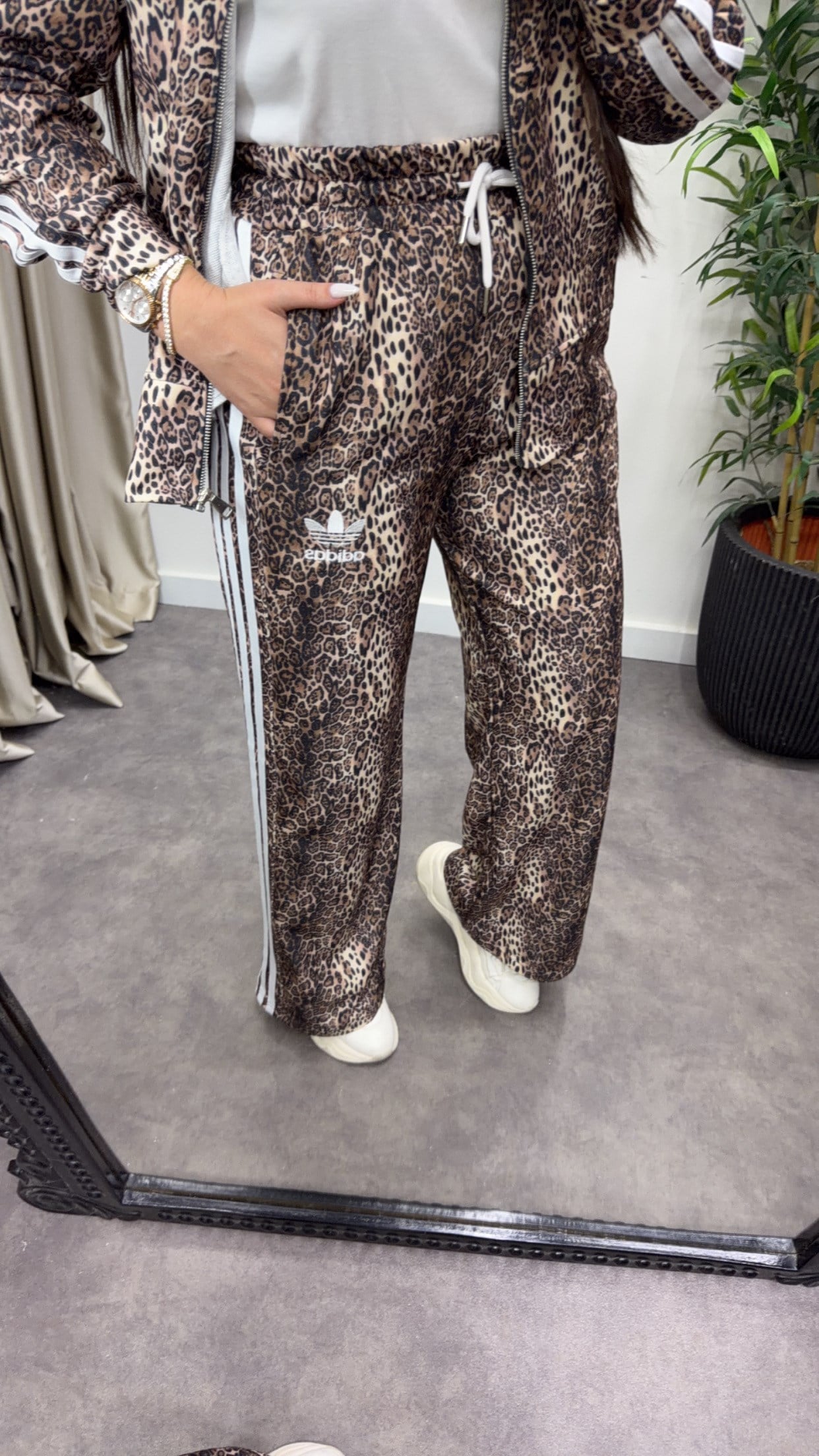 Marka Model Baskılı Leopar Takım