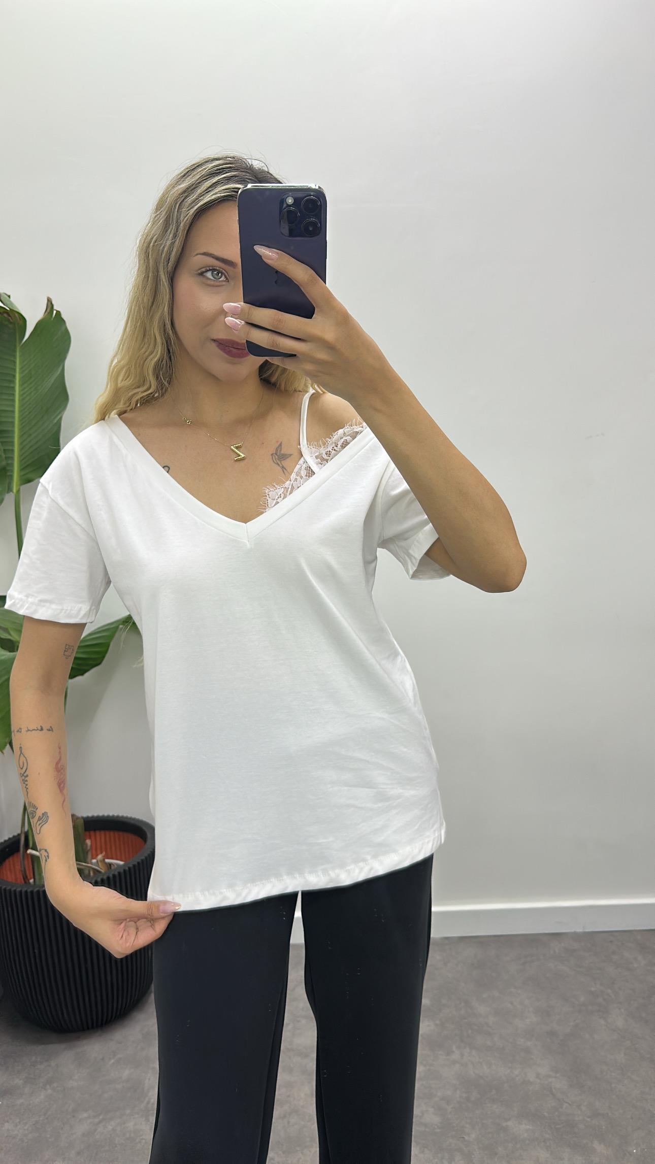 Omuz Dantel Detay Bluz