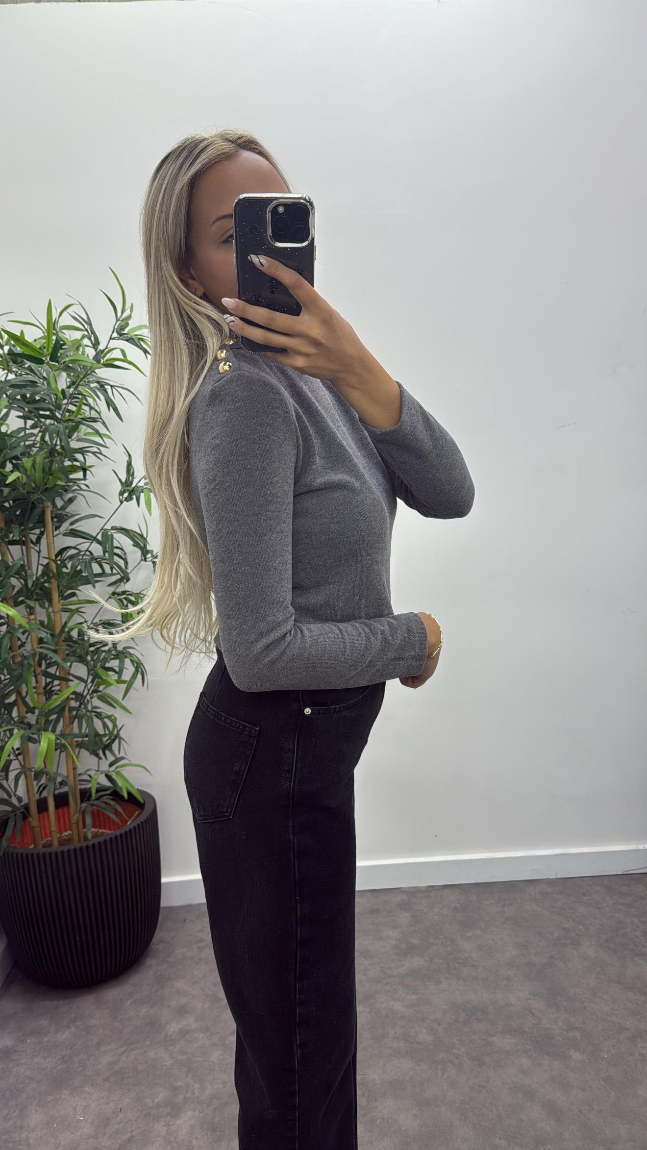 Omuz Düğme Detay Kazak