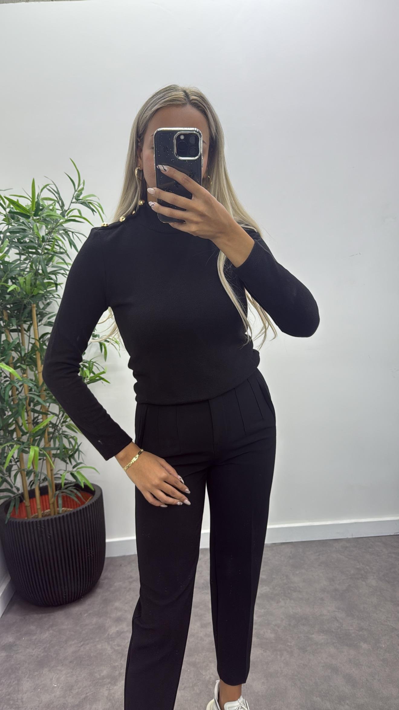 Omuz Düğme Detay Kazak