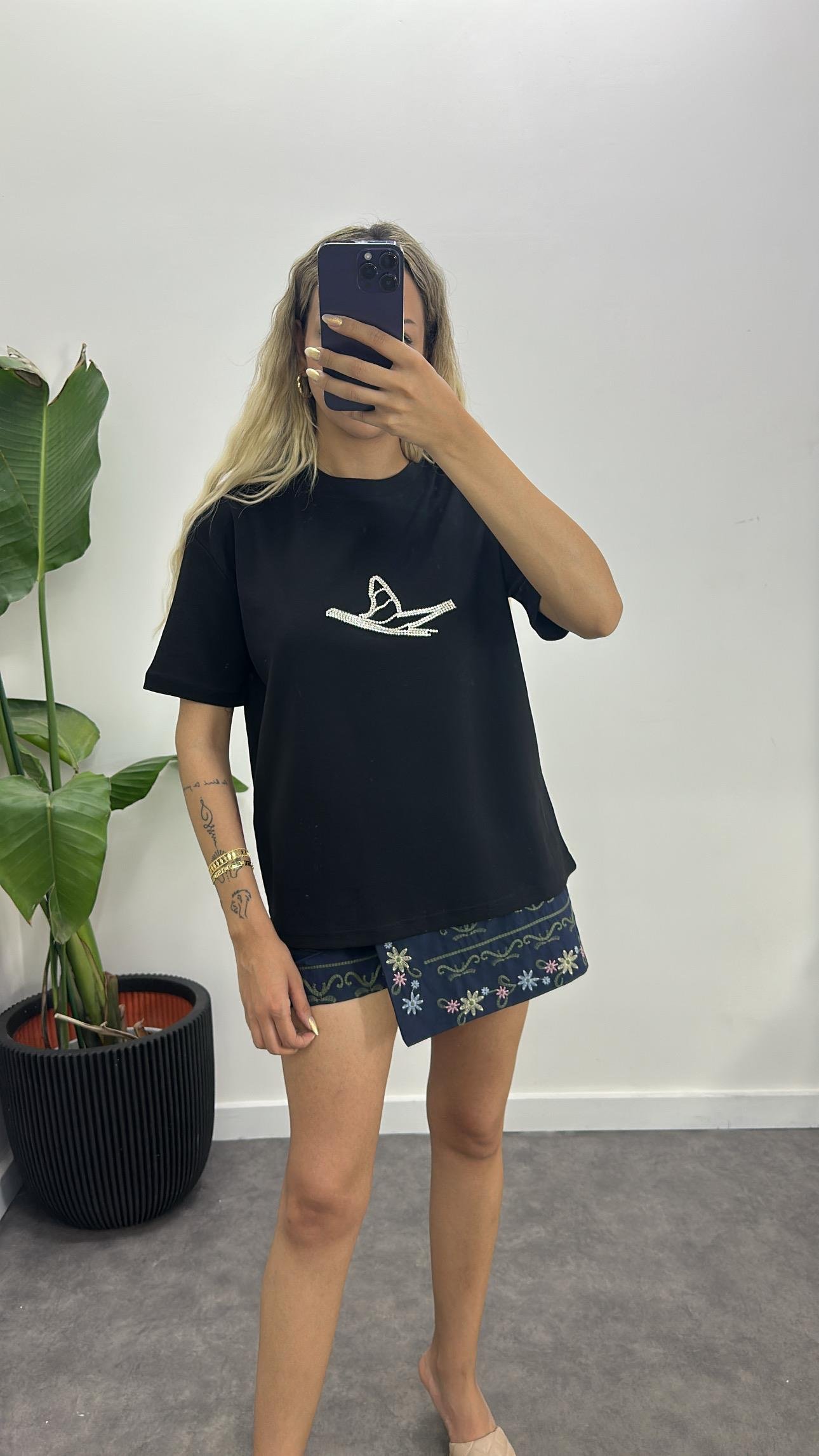 Orjinal Marka Taşlı T-Shirt