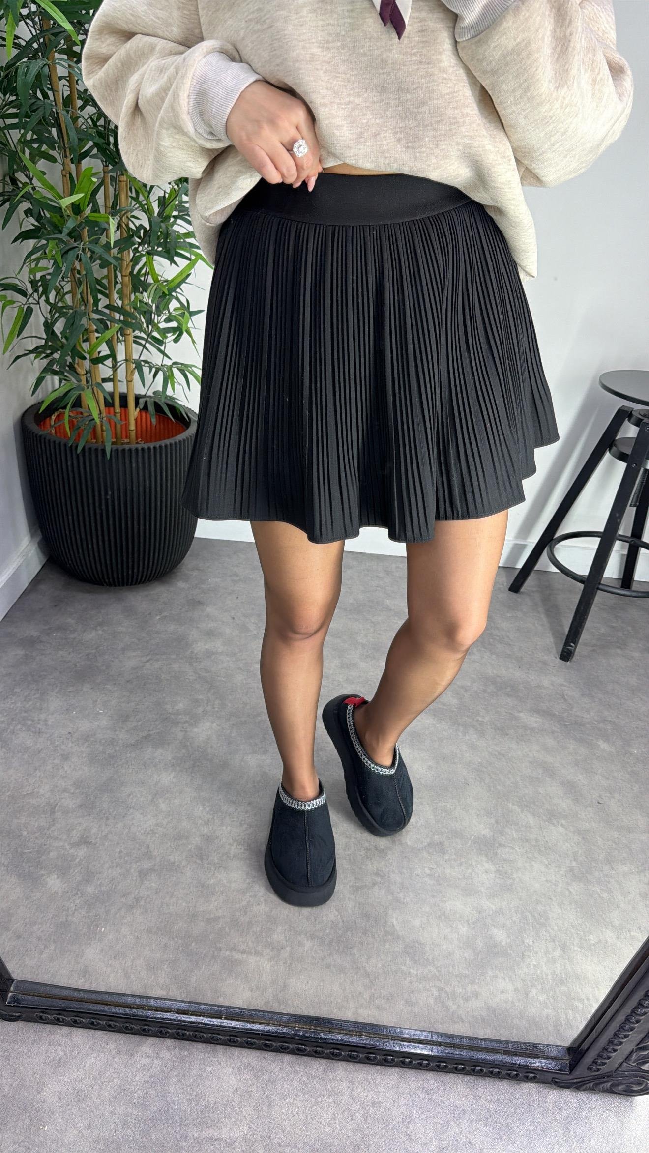 Pliseli Şortlu Etek