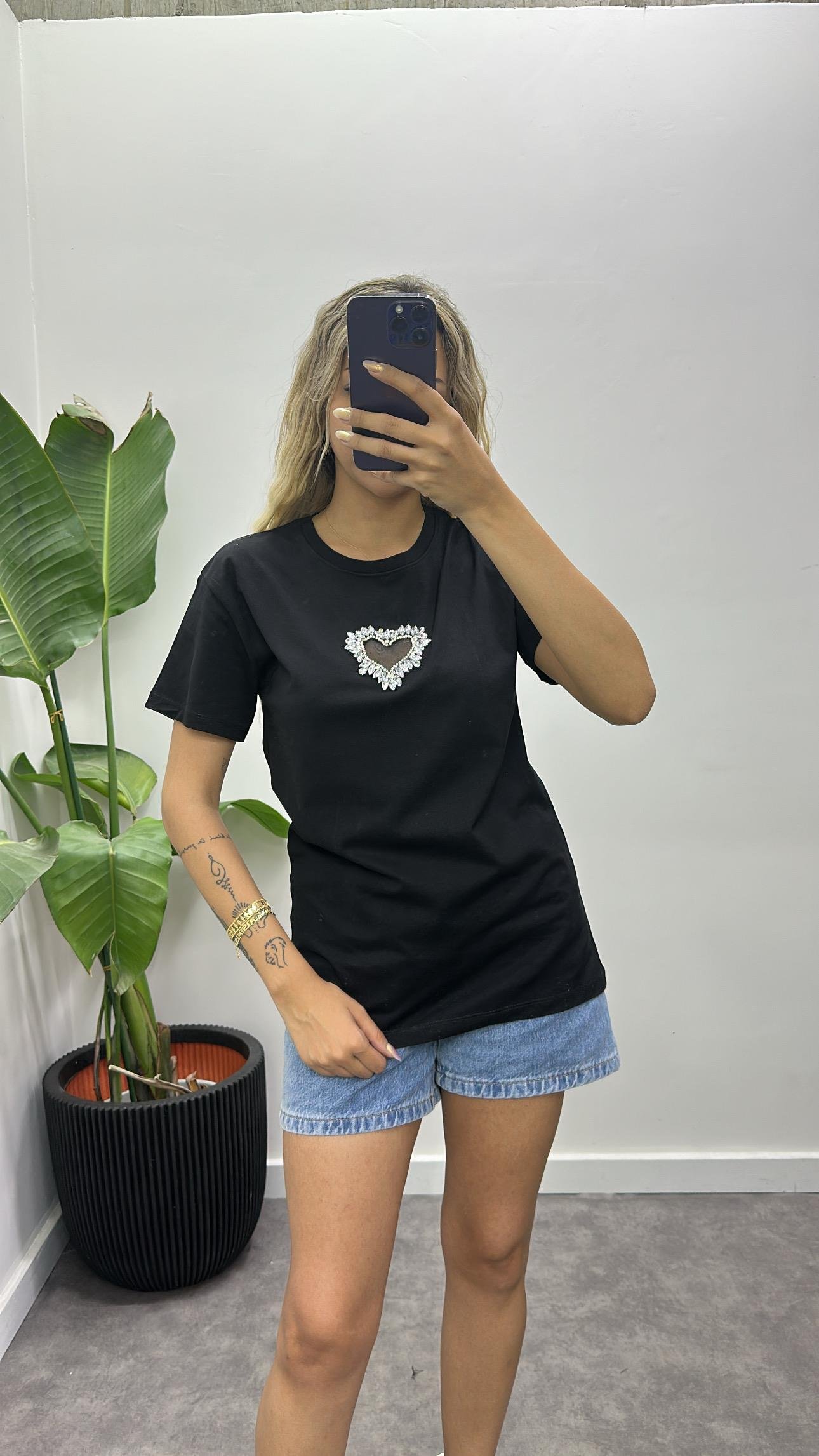 Taşlı Kalpli T-Shirt