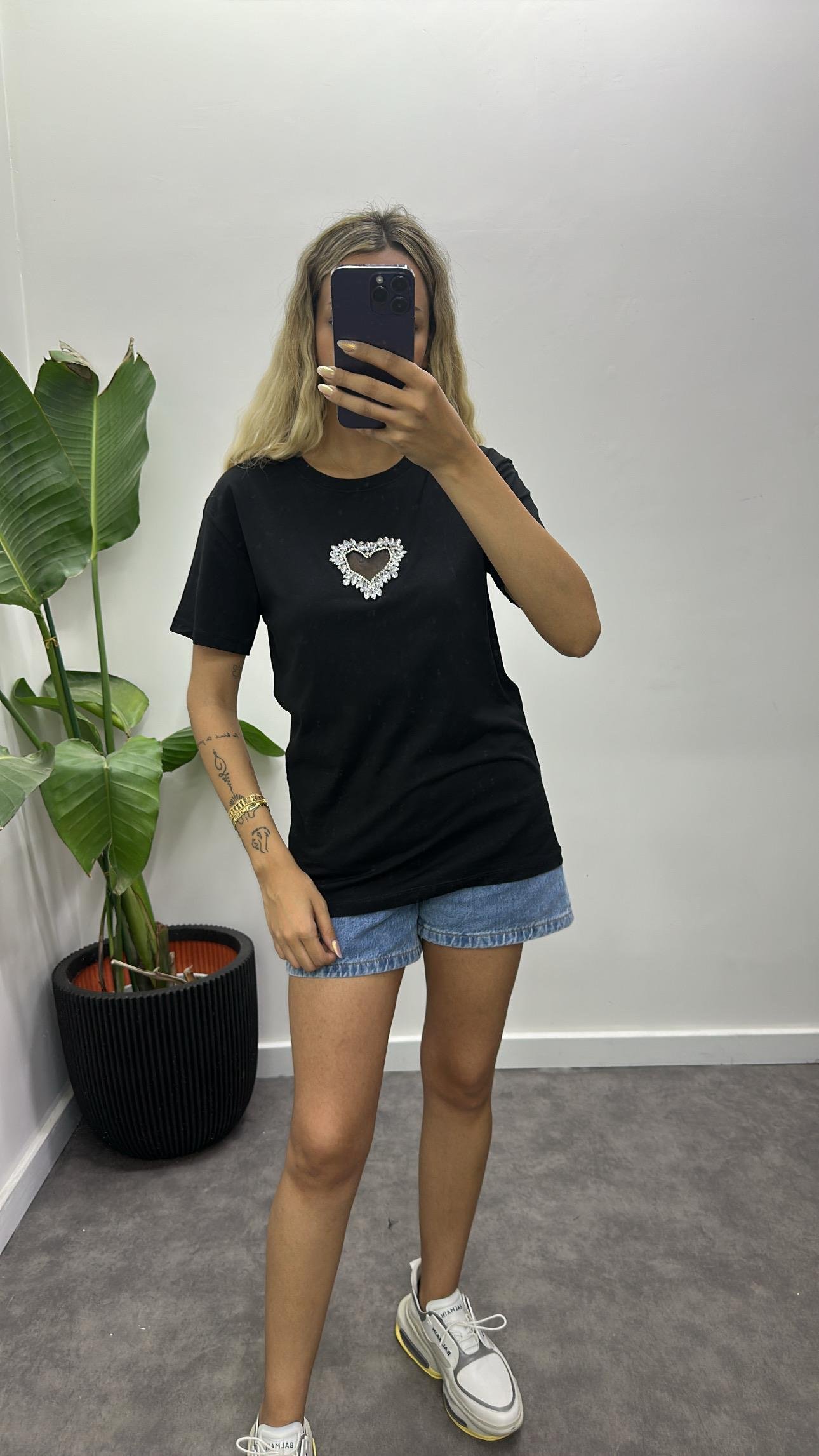 Taşlı Kalpli T-Shirt