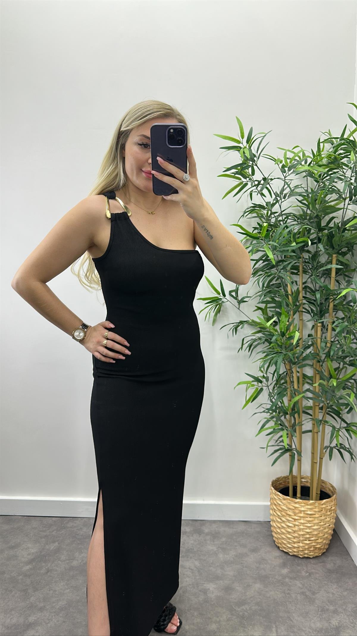 Tek Omuz Tokalı Elbise