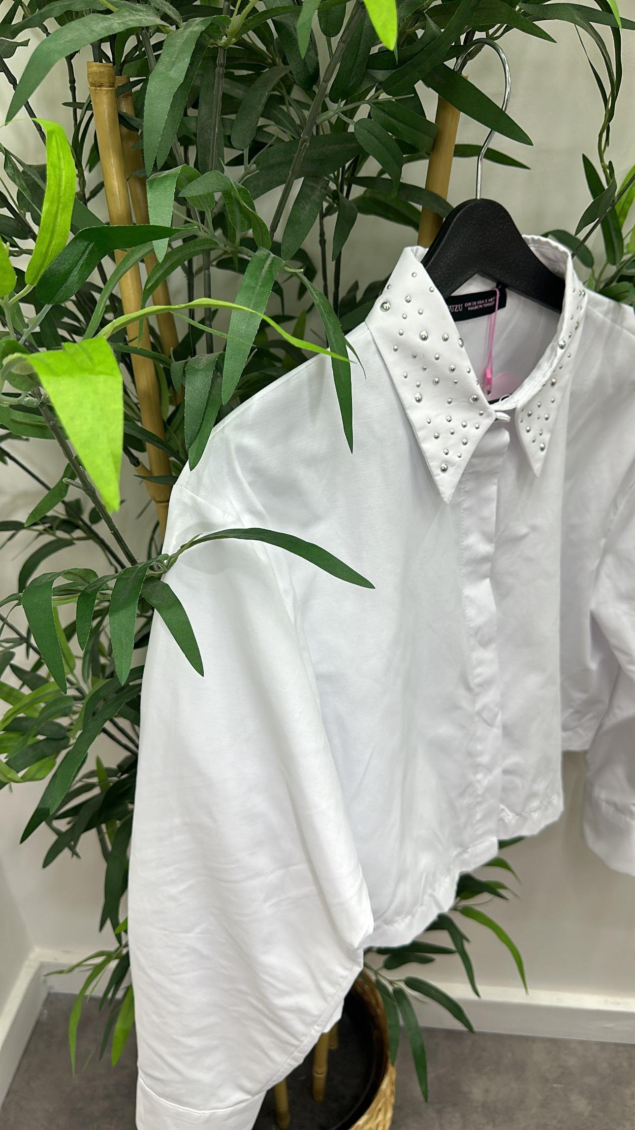 Yaka Zımba Detay Gömlek