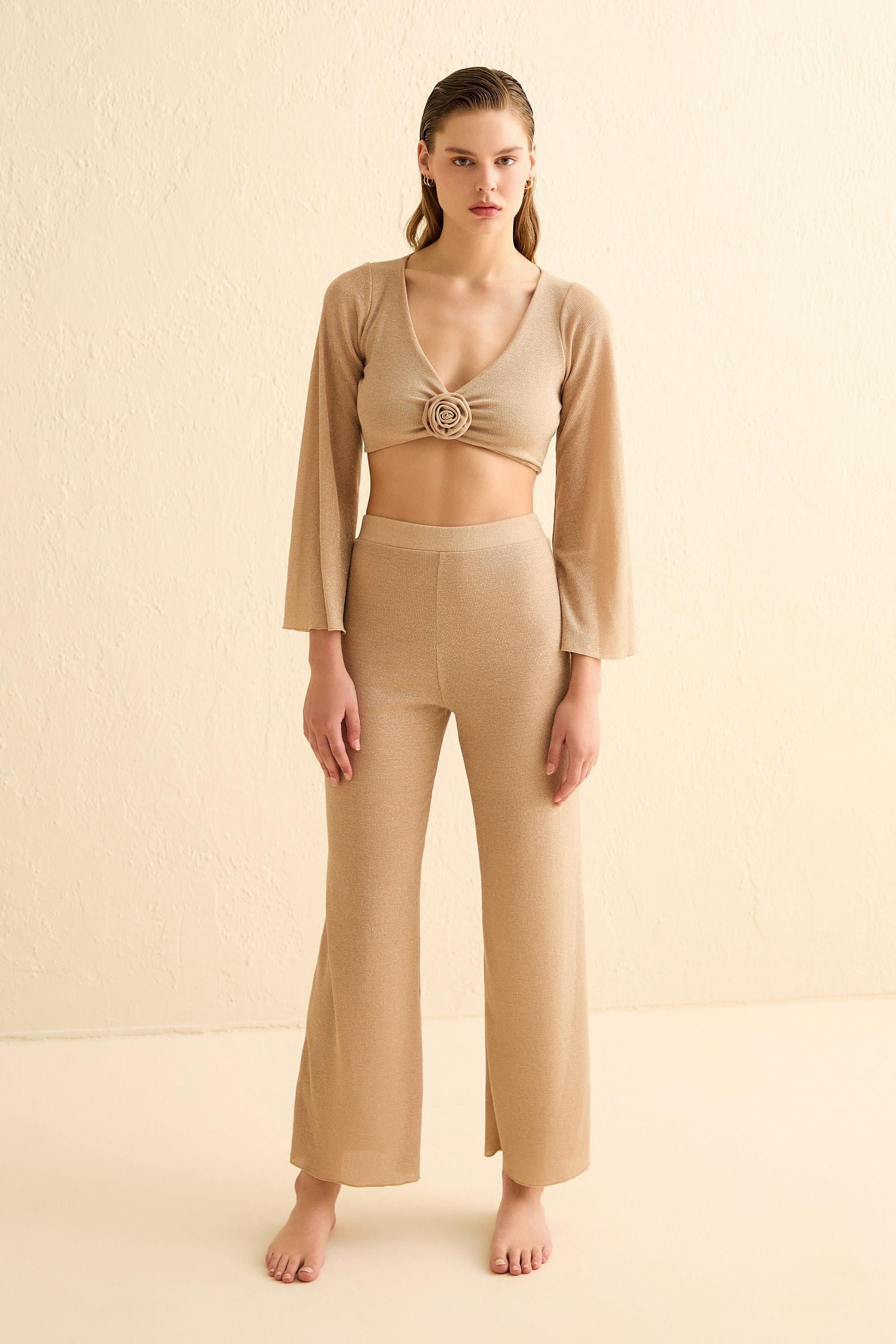Gül Detaylı Gold Pantolon-Crop Takım