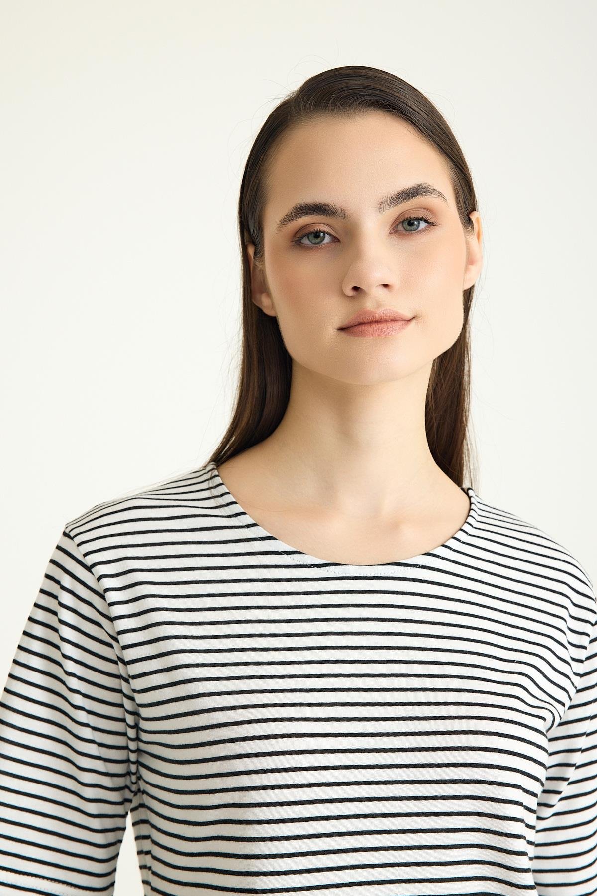 ÇİZGİLİ T-SIRT / EKRU SİYAH ÇİZGİLİ