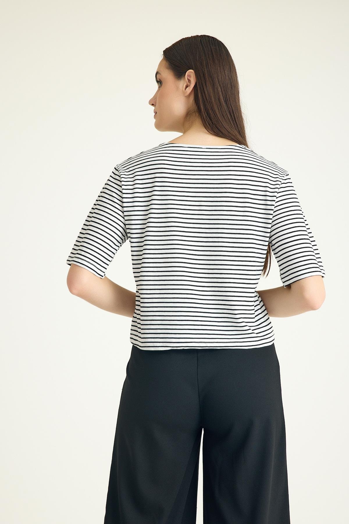ÇİZGİLİ T-SIRT / EKRU SİYAH ÇİZGİLİ
