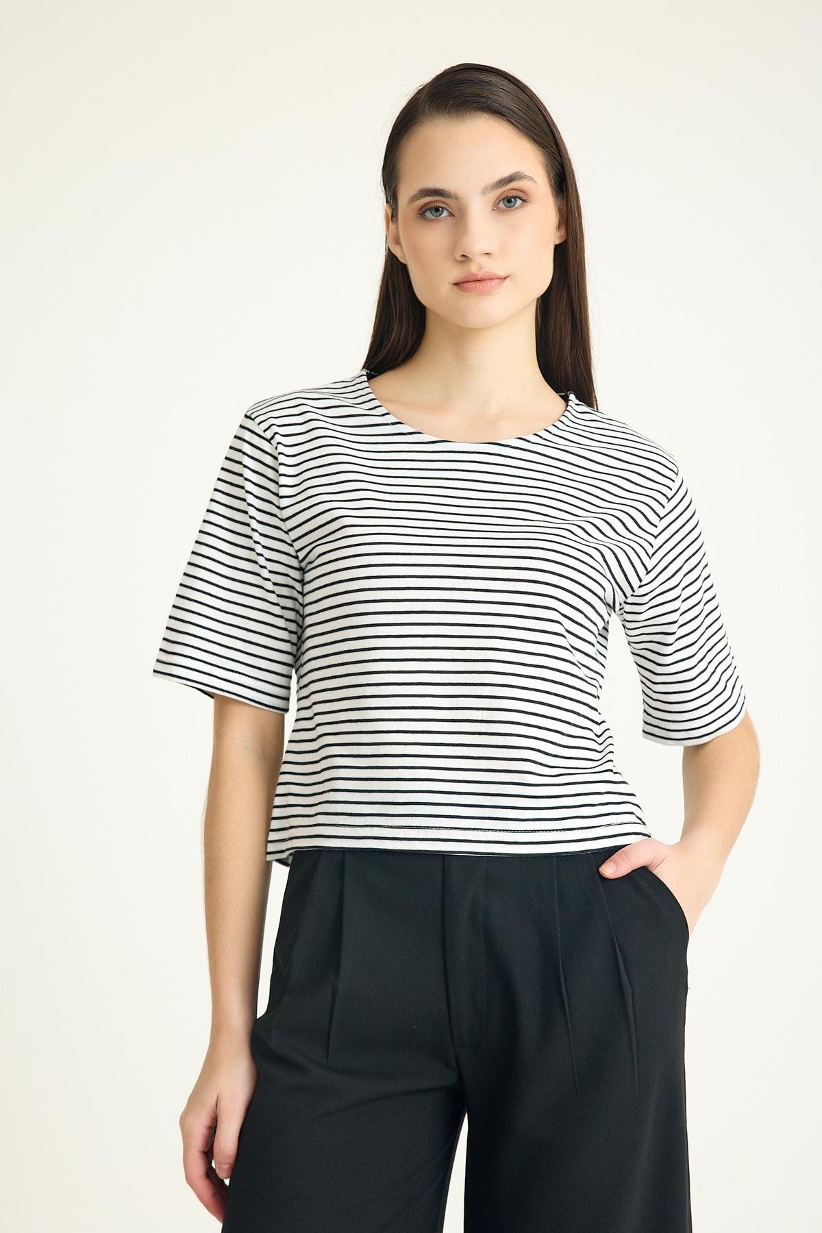 ÇİZGİLİ T-SIRT / EKRU SİYAH ÇİZGİLİ