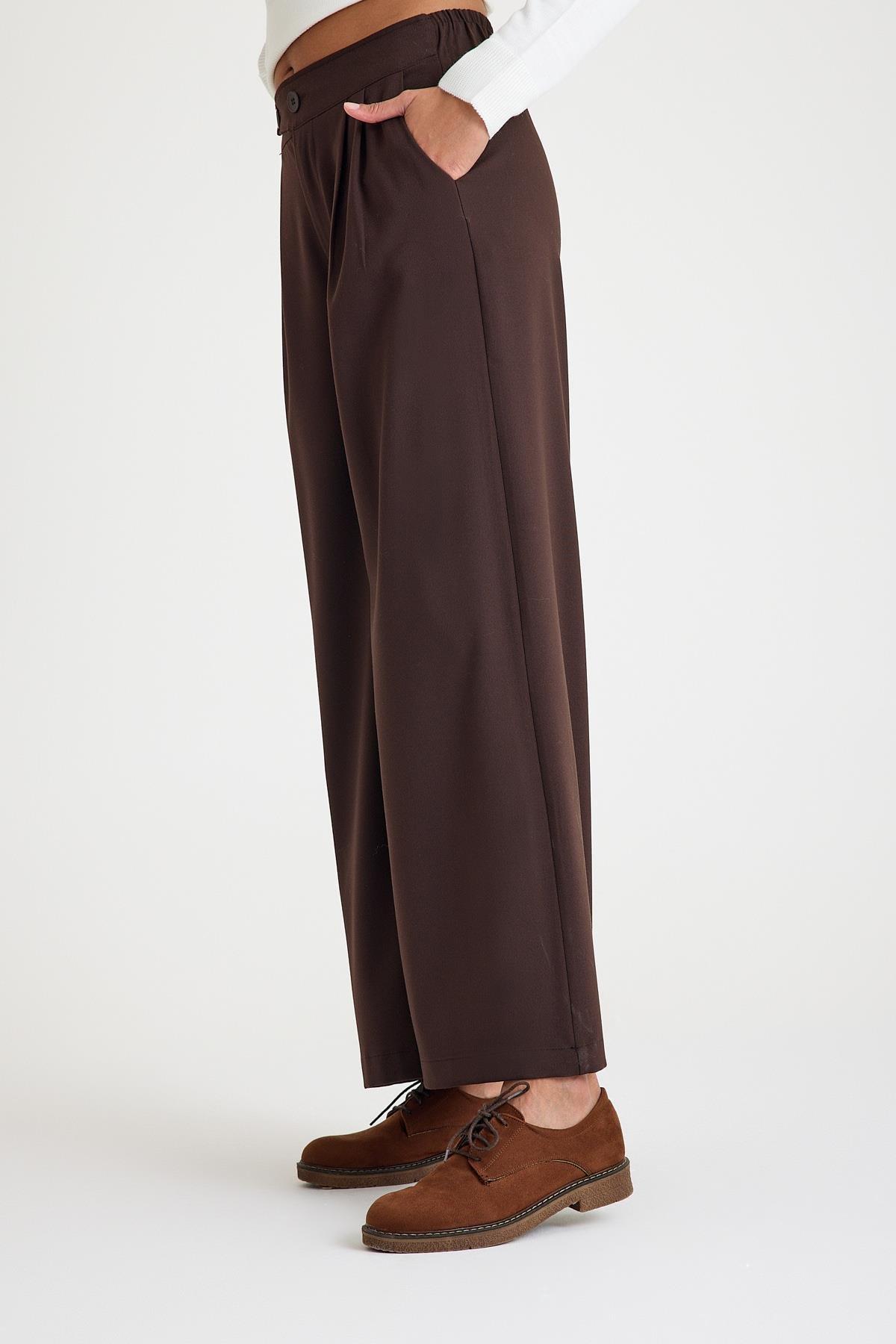 Kemer Detaylı Pantolon : Kahverengi