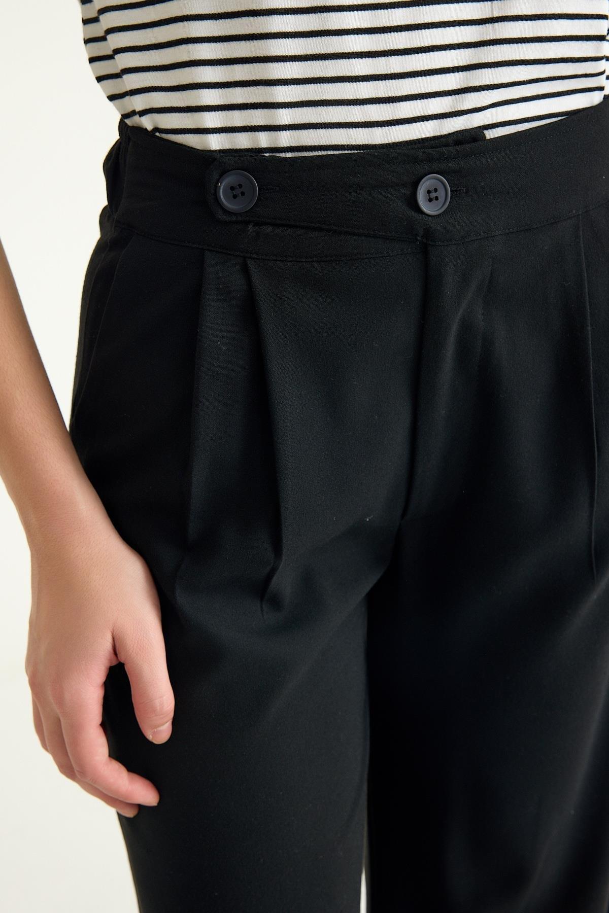 Kemer Detaylı Pantolon :Siyah