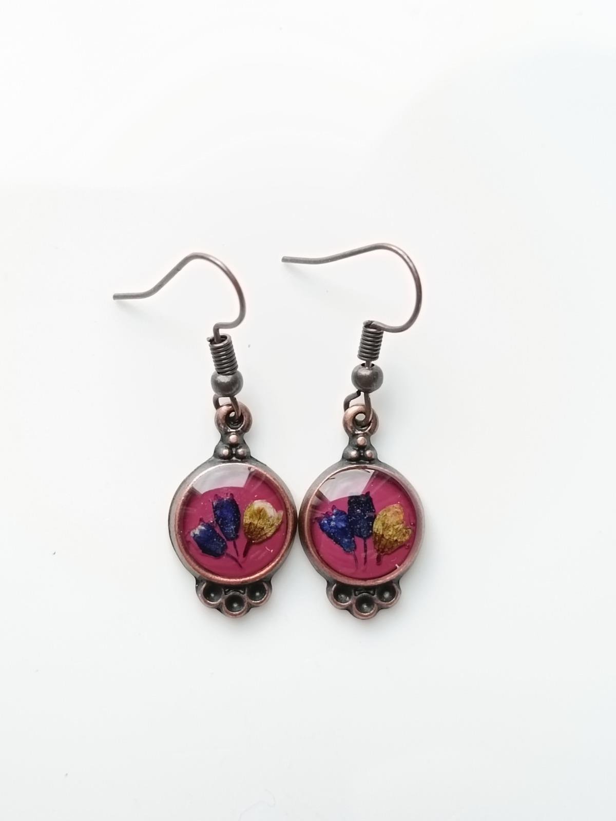 Kurutulmuş Çiçekten Küpe