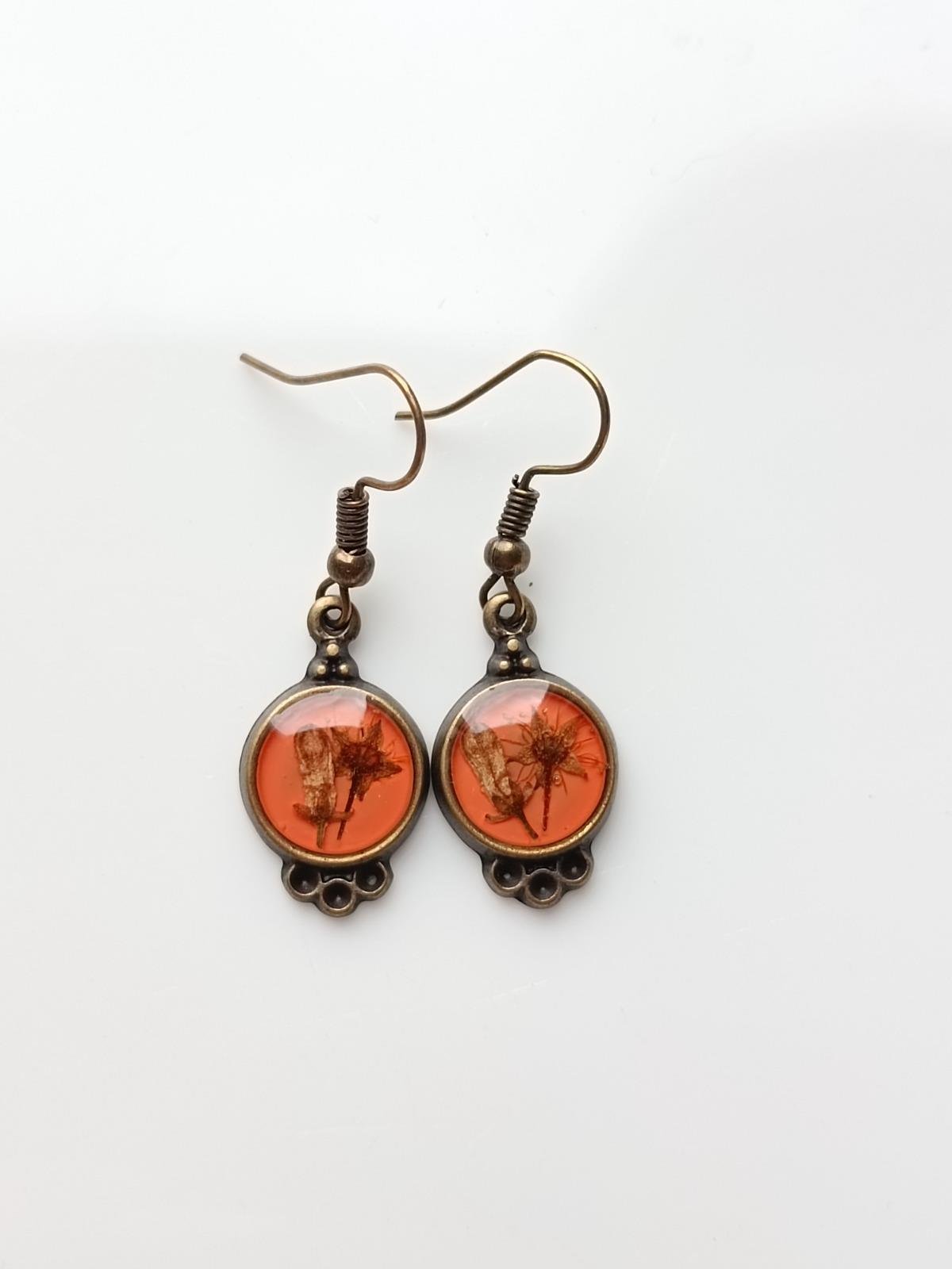 Kurutulmuş Çiçekten Küpe