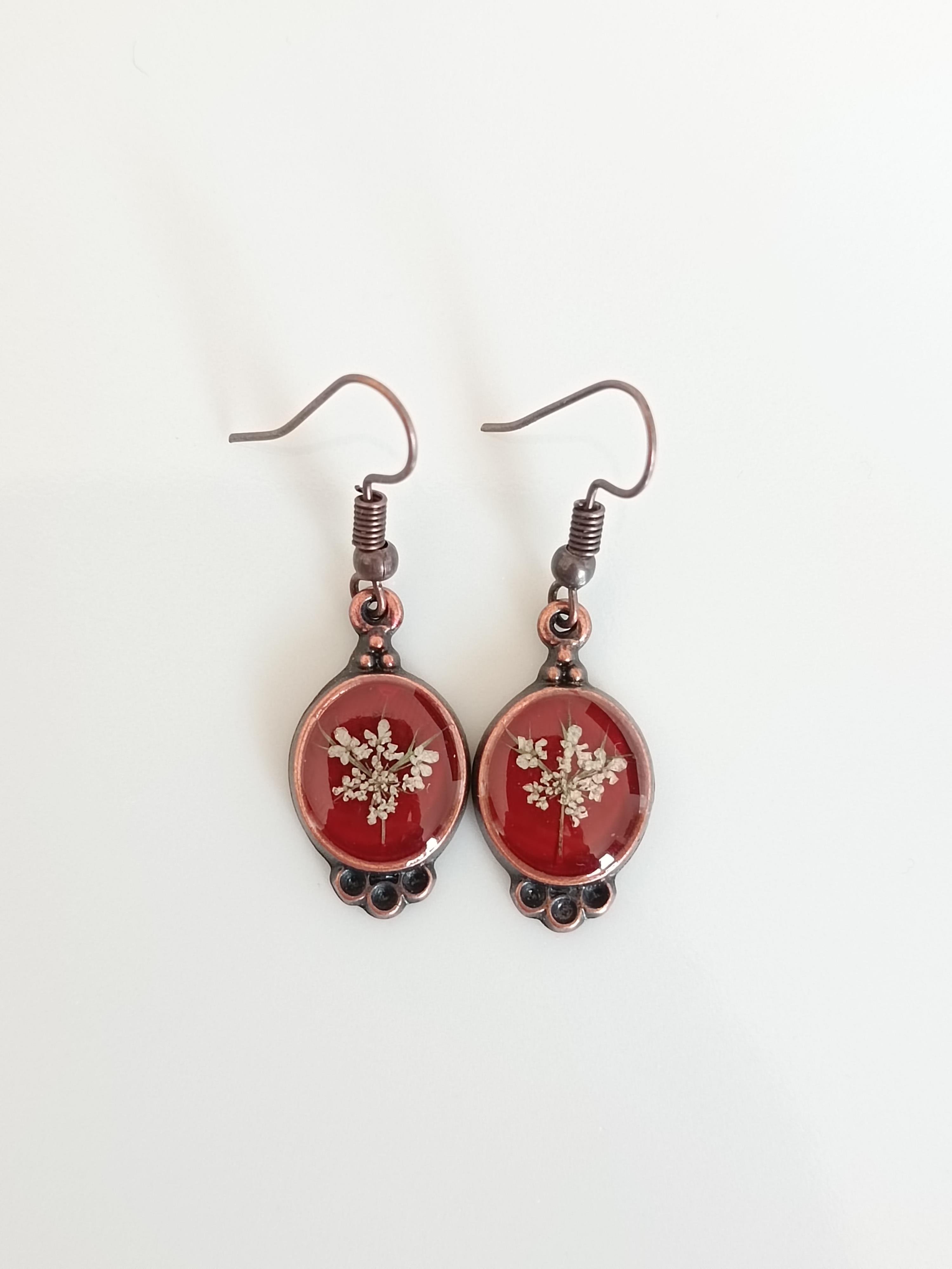 Kurutulmuş Çiçekten Küpe