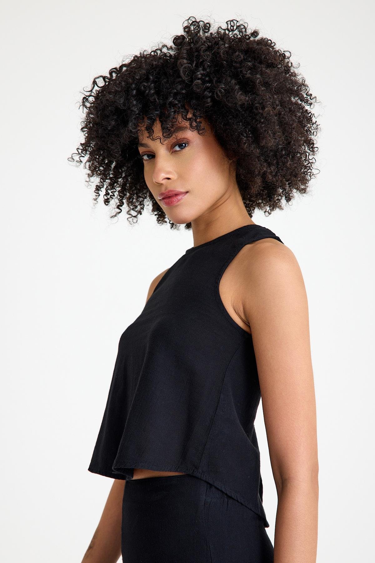 Oval Yaka Bluz - Siyah