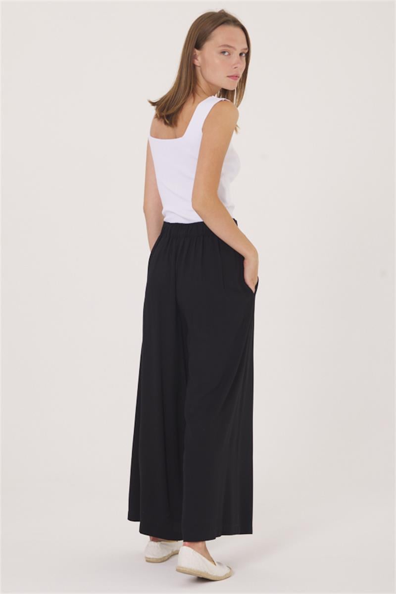Pili Detaylı Pantolon - Siyah