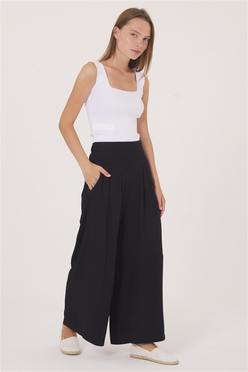 Pili Detaylı Pantolon - Siyah