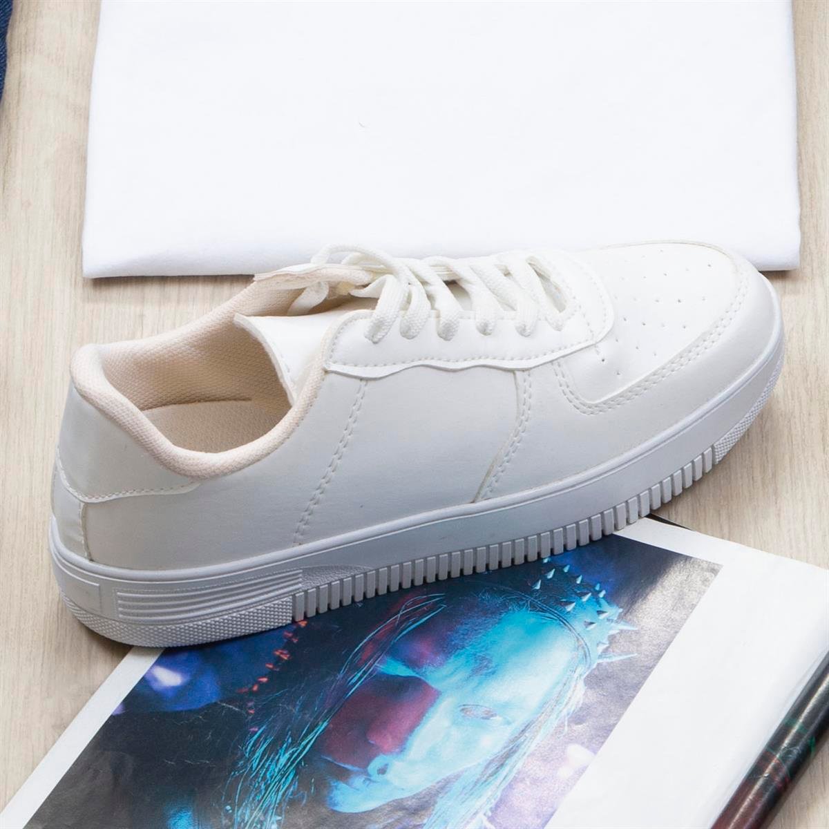 Acı Kahve Kaşe Ceket Tişört Pantolon Ayakkabı Kombin