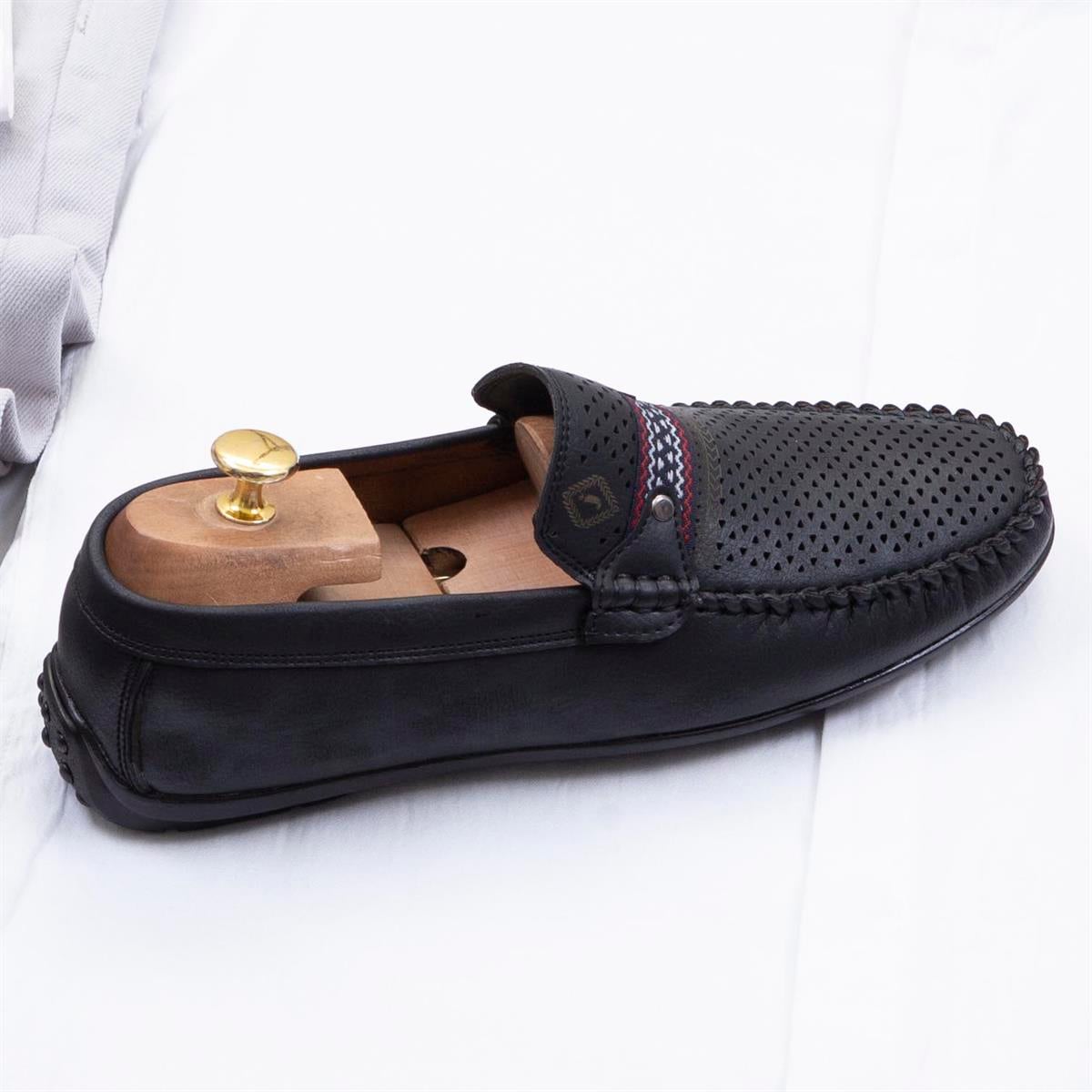 Açık Gri Blazer Ceket Tişört Pantolon Ayakkabı Kombin