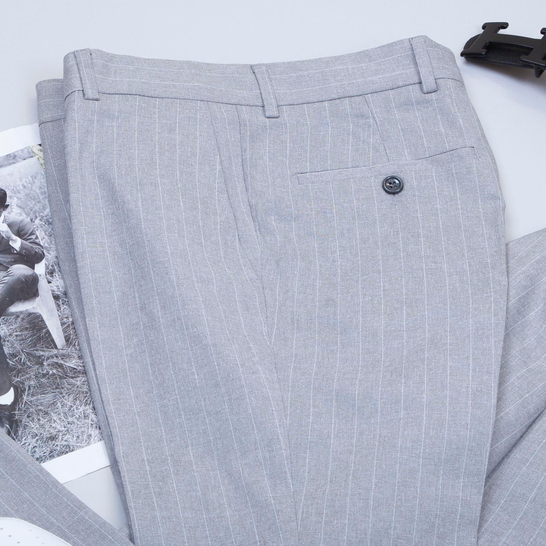 Açık Gri Çizgili Kruvaze Takım Elbise Kombini