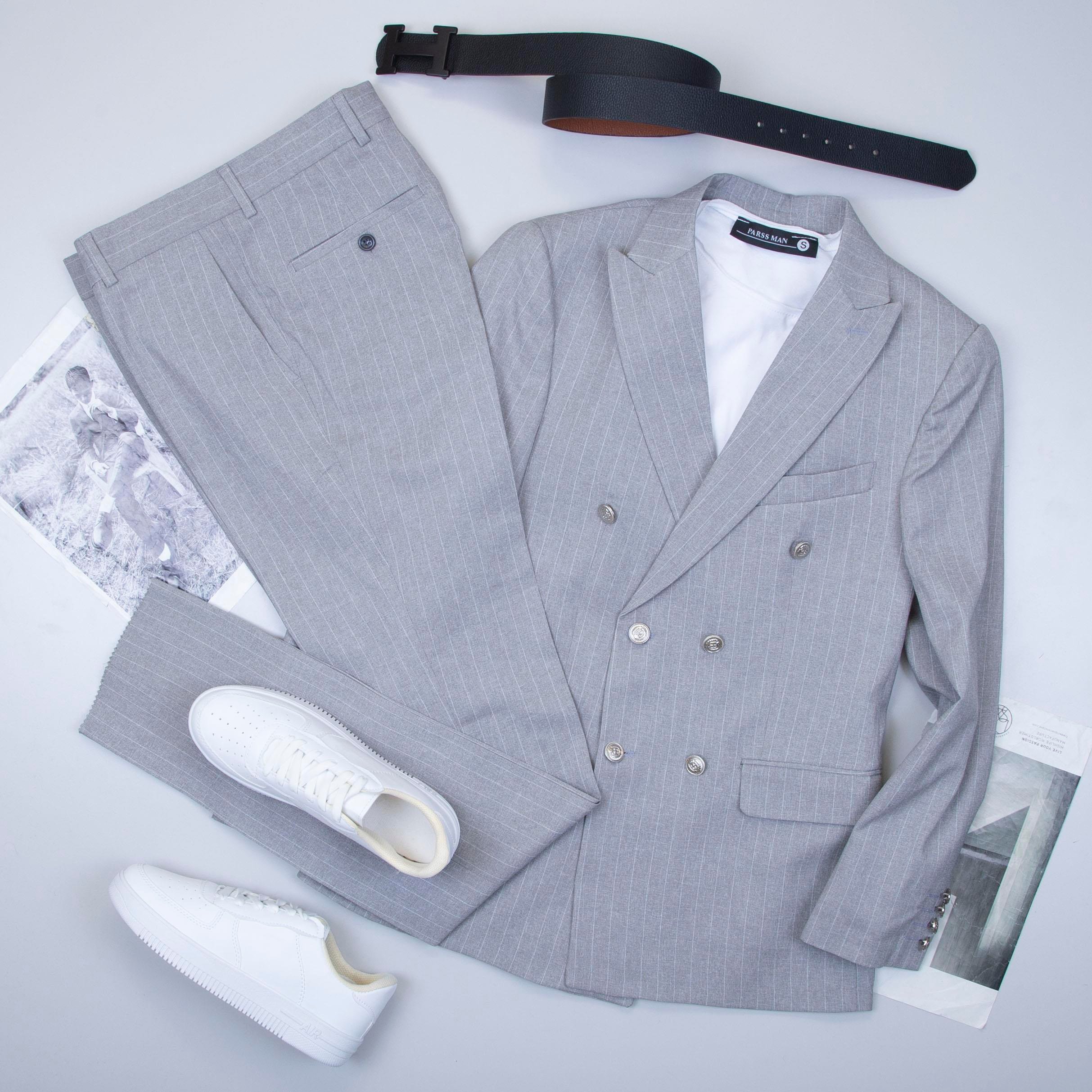 Açık Gri Çizgili Kruvaze Takım Elbise Kombini