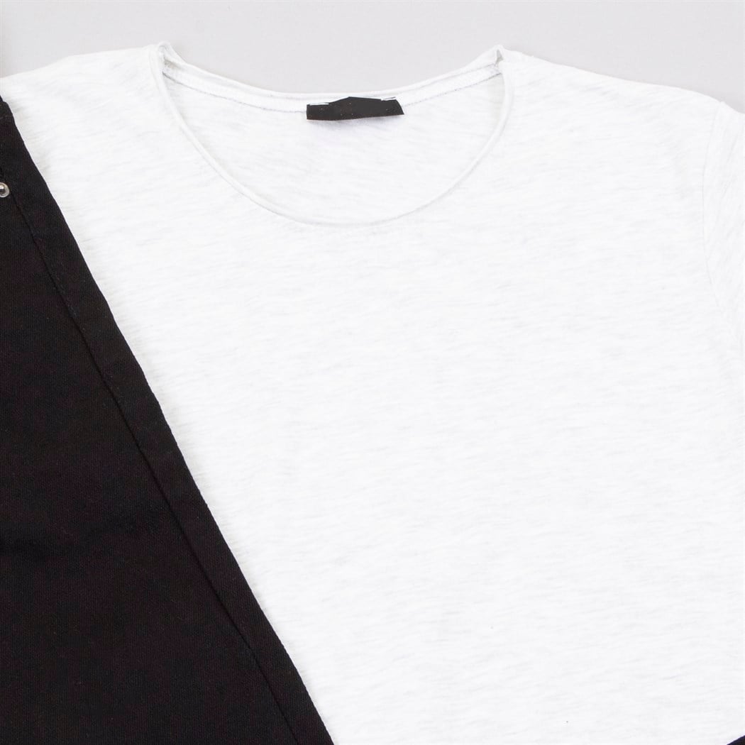 Açık Gri Tişört Pantolon Ayakkabı Kombin