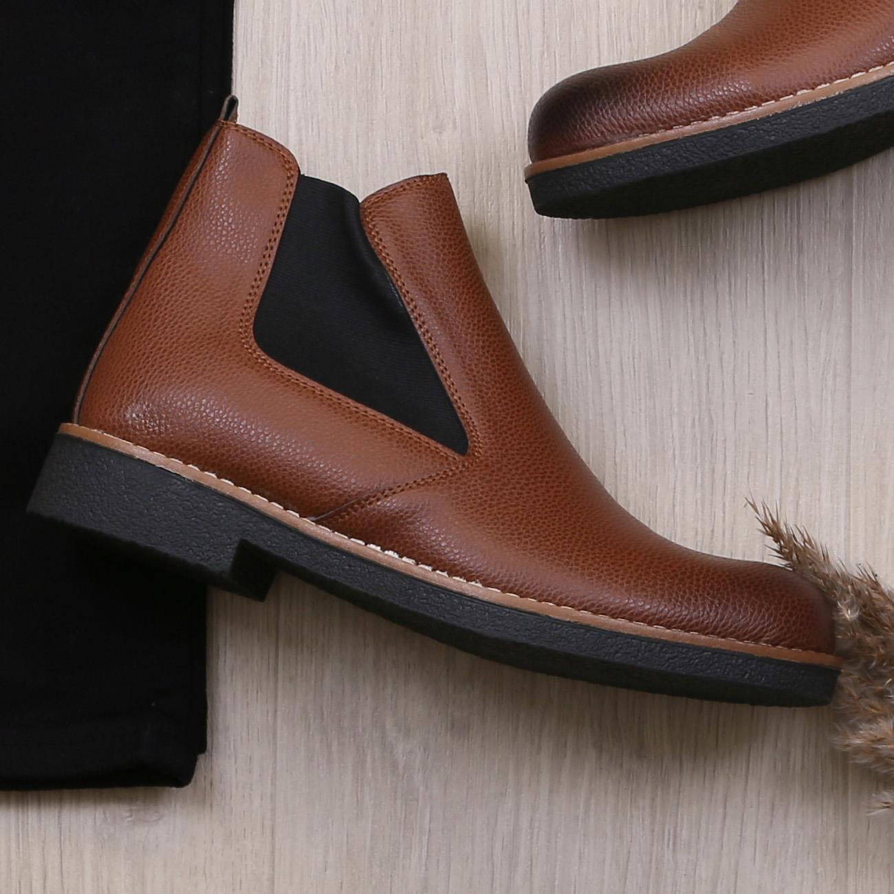 Açık Kahverengi Blazer Ceket Boğazlı Body Pantolon Bot Kombin