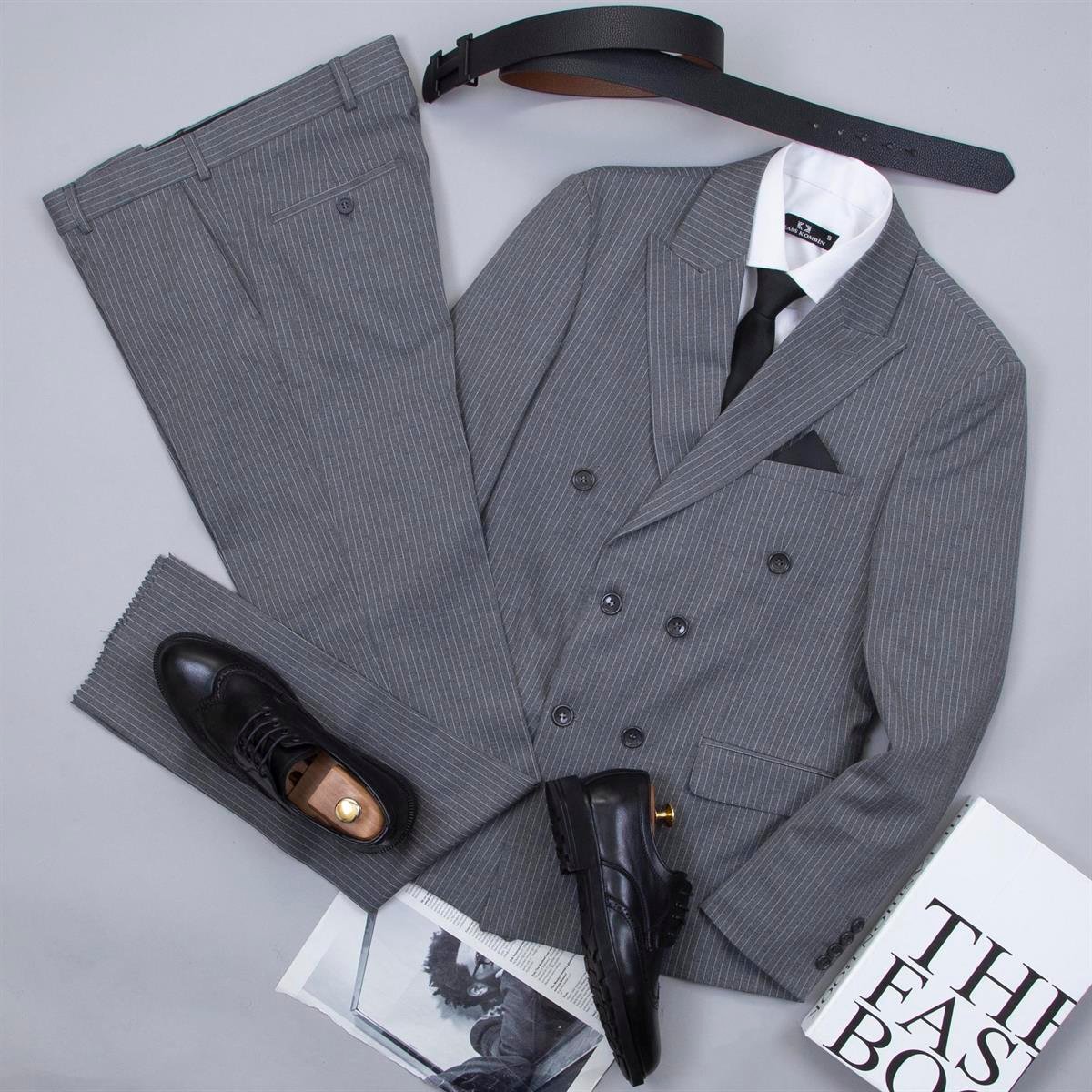 Gri Çizgili Kruvaze Takım Elbise Kombini