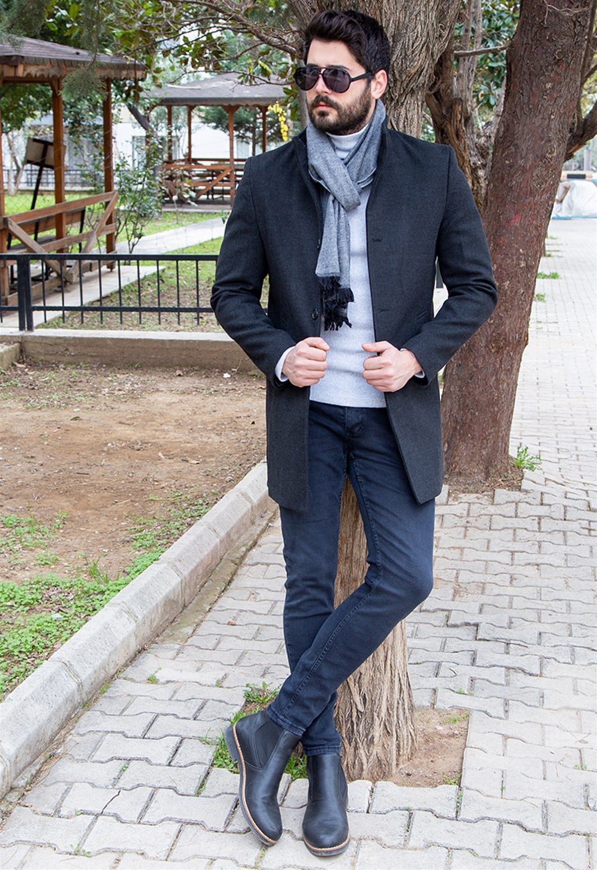 Antrasit Kaşe Kaban Boğazlı Kazak Pantolon Bot Kombin