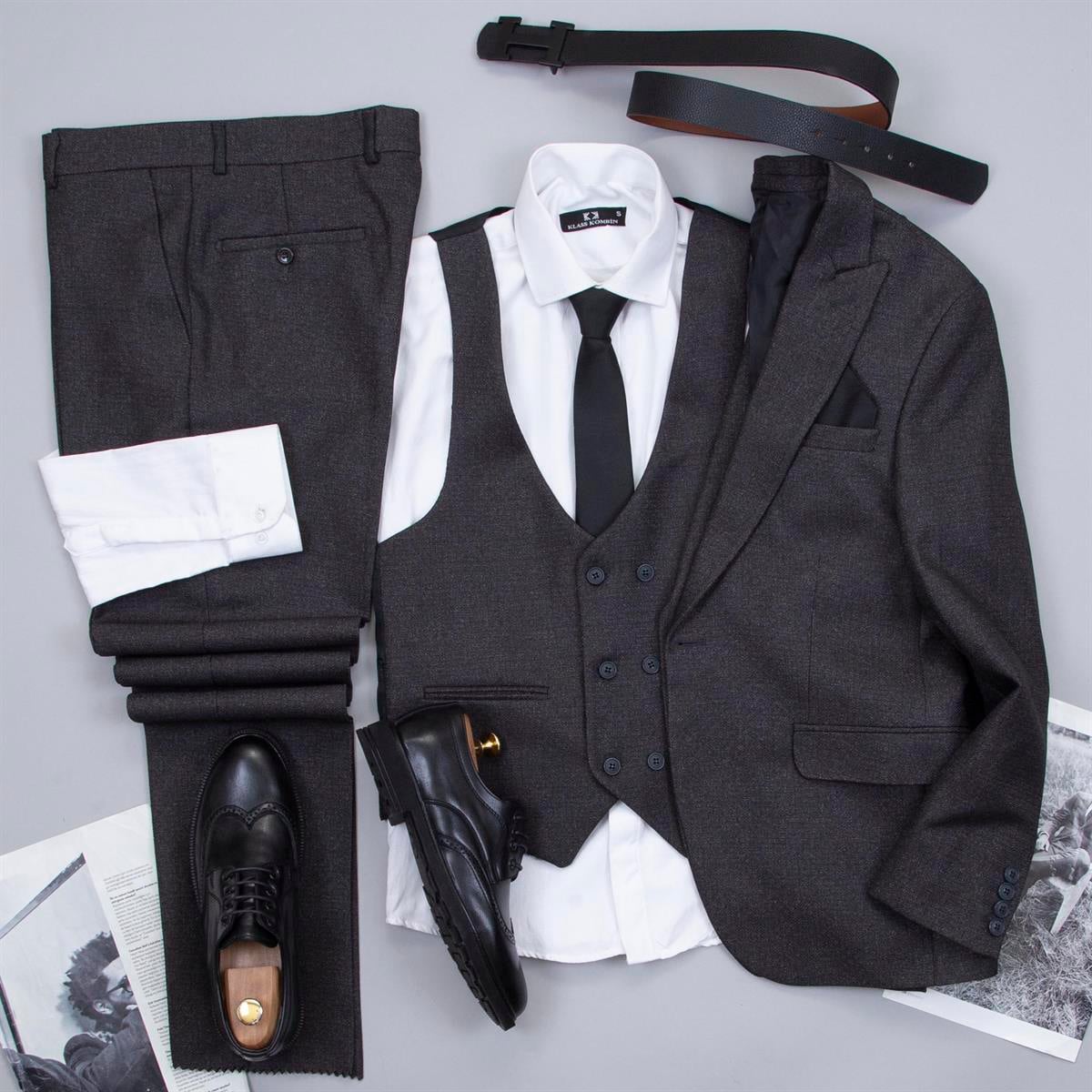 Gri Takım Elbise Kombini