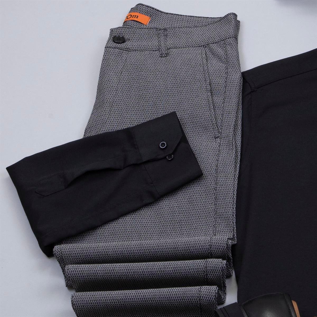 Armürlü Füme Pantolon Siyah Gömlek Ayakkabı Kombin