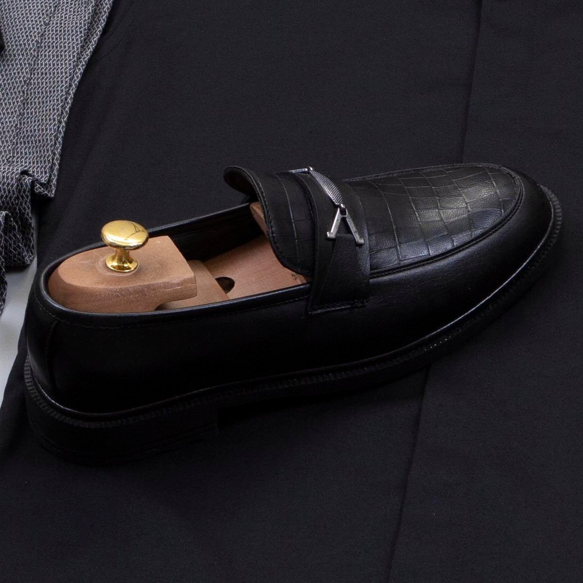 Armürlü Füme Pantolon Siyah Gömlek Ayakkabı Kombin