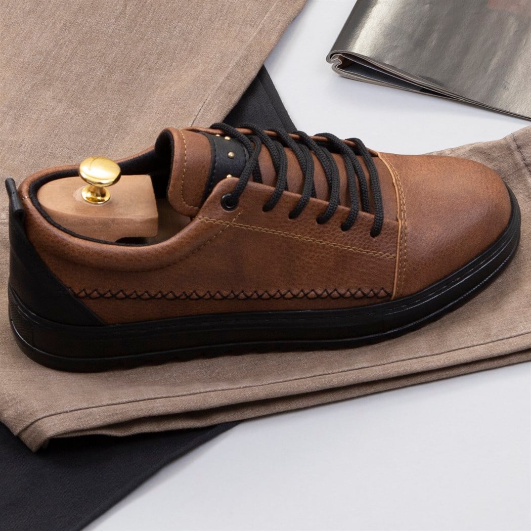 Asimetrik Kesim Tişört Pantolon Ayakkabı Kombin