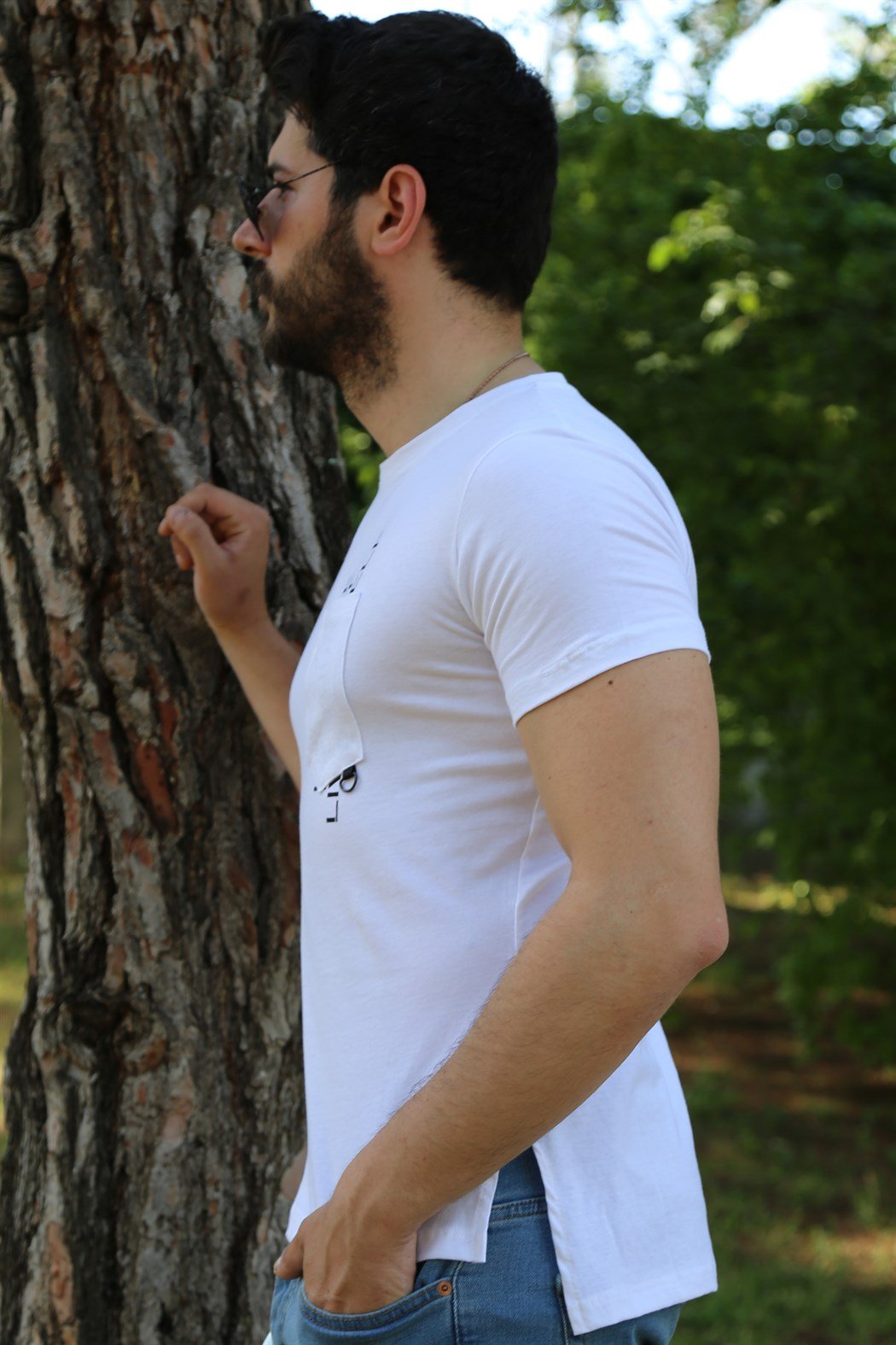 Baskılı Cepli Beyaz Tişört