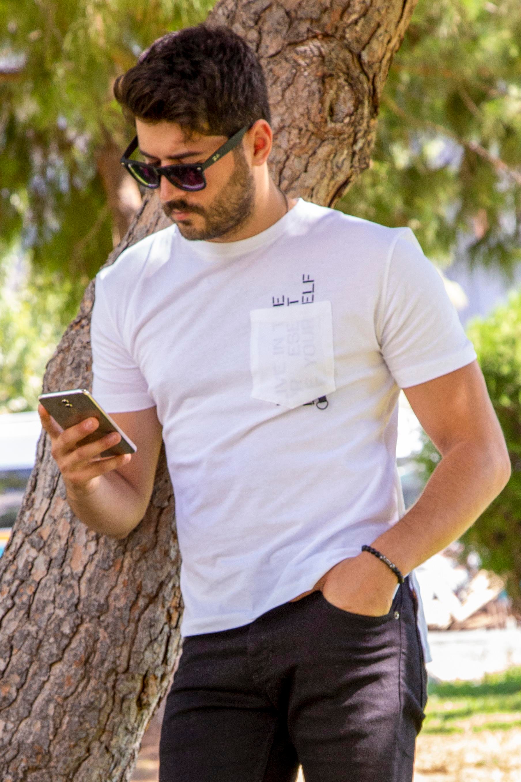 Baskılı Cepli Beyaz Tişört