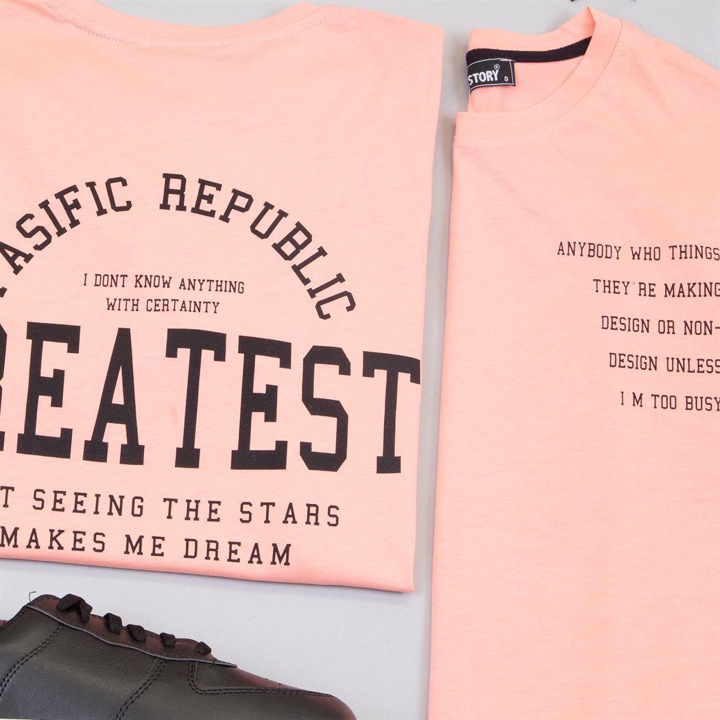 Baskılı Tişört Pantolon Ayakkabı Kombin