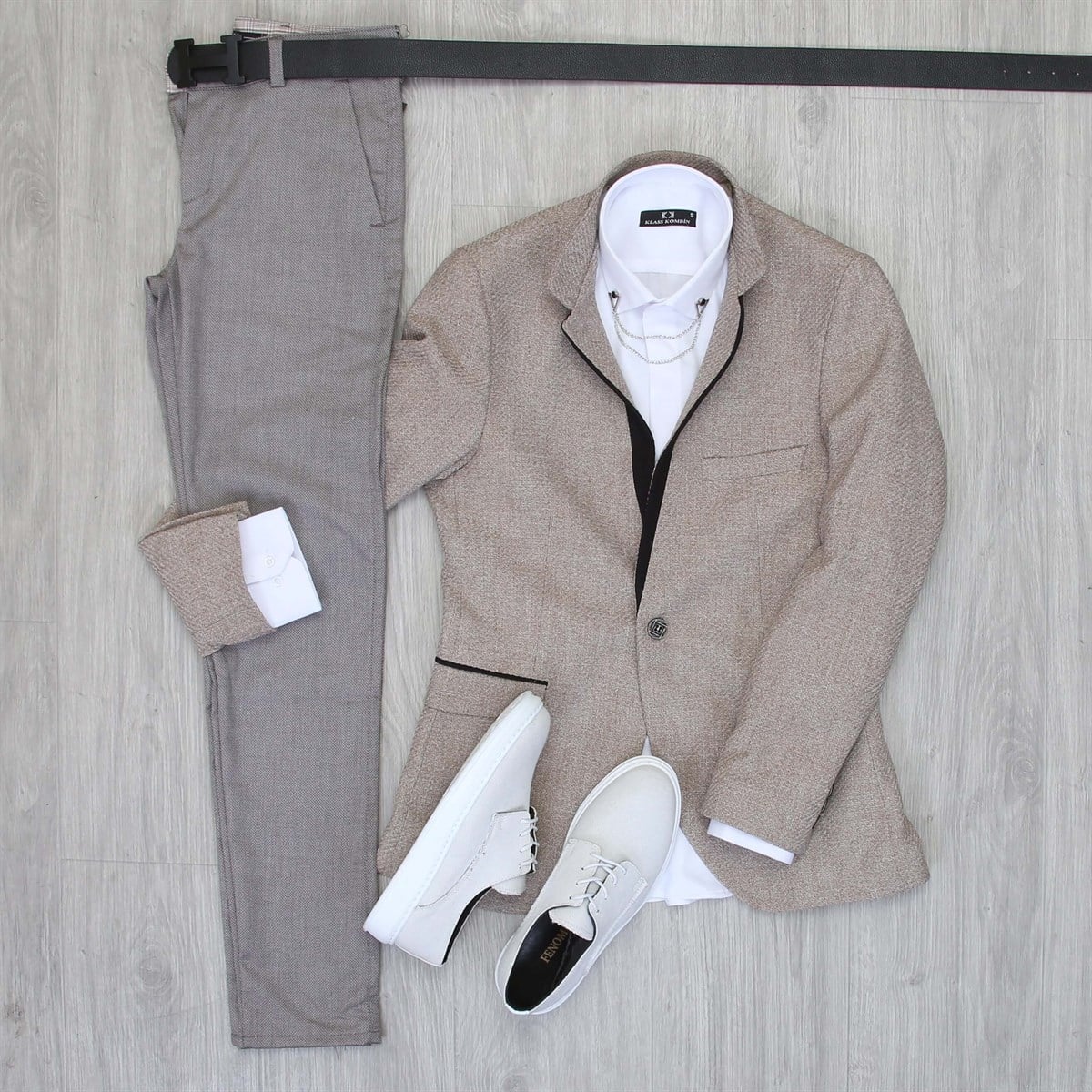 Bej Blazer Ceket Taş Pantolon Gömlek Ayakkabı Kombini