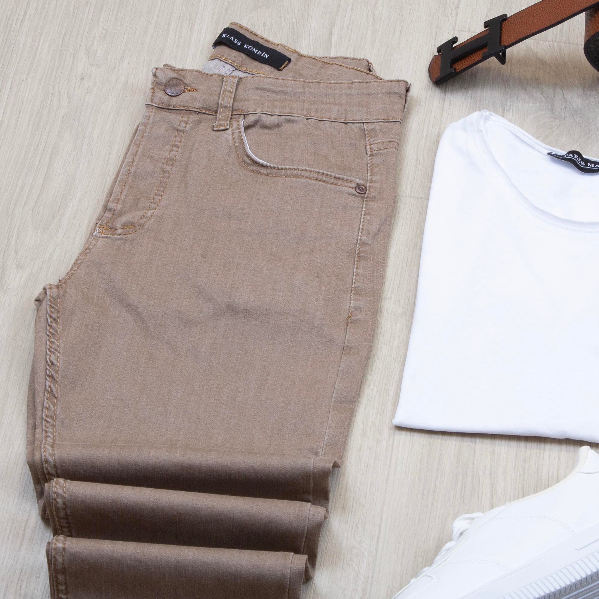 Bej Blazer Ceket Tişört Pantolon Ayakkabı Kombin