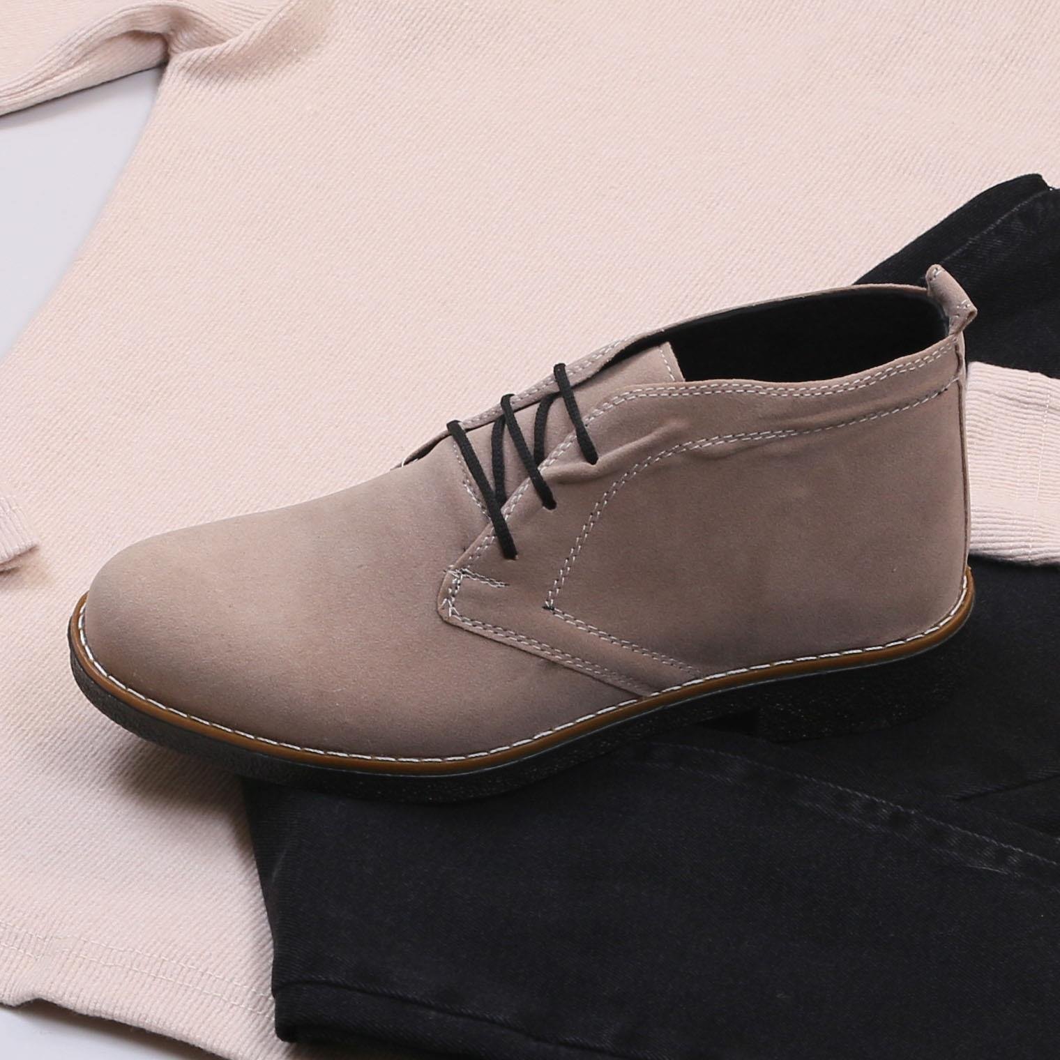 Bej Boğazlı Body Pantolon Bot Kombin