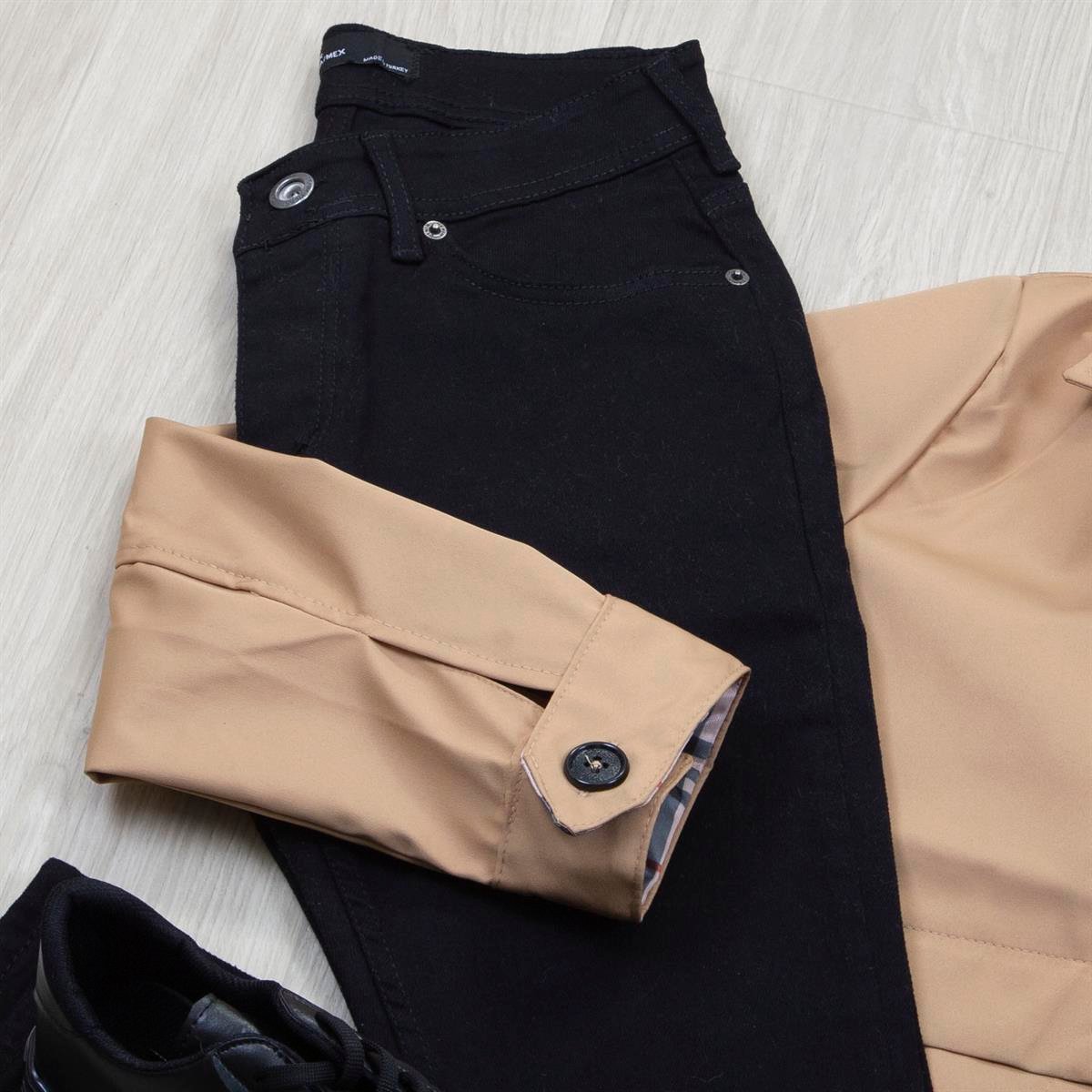 Bej Ceket Tişört Pantolon Ayakkabı Kombin