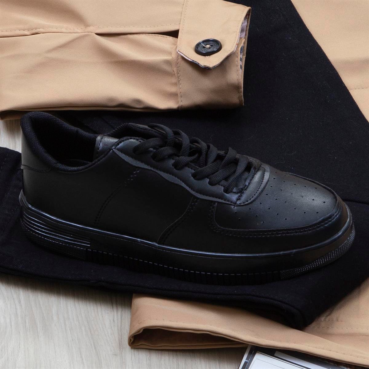 Bej Ceket Tişört Pantolon Ayakkabı Kombin