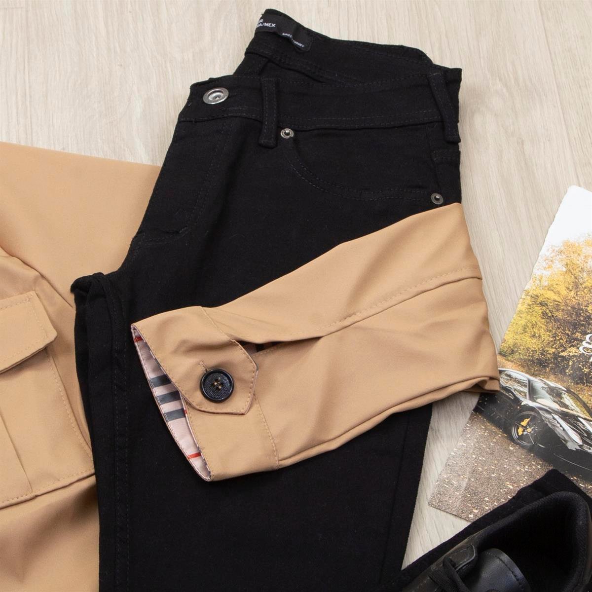 Bej Ceket Tişört Pantolon Ayakkabı Kombin