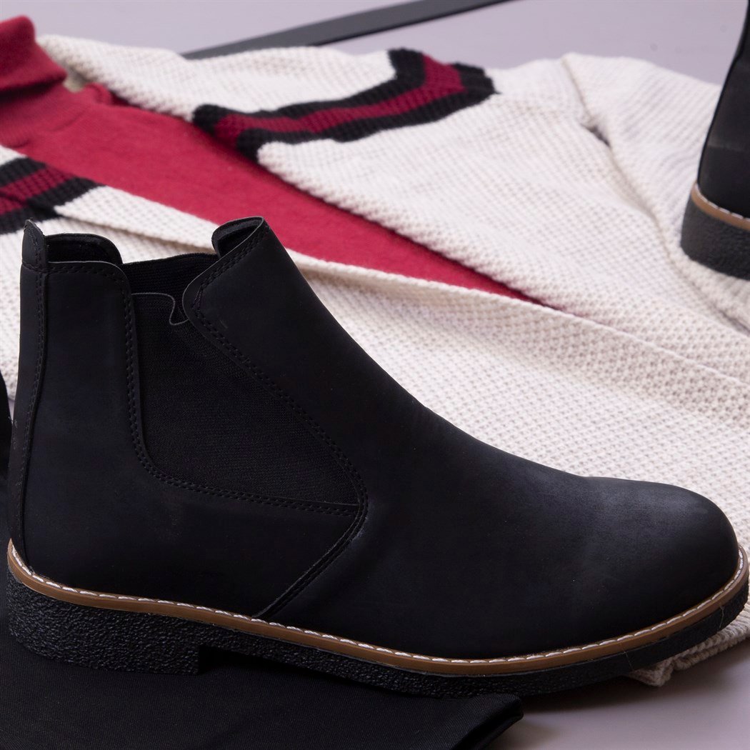 Bej Çizgi Detaylı Hırka Kazak Pantolon Bot Kombin