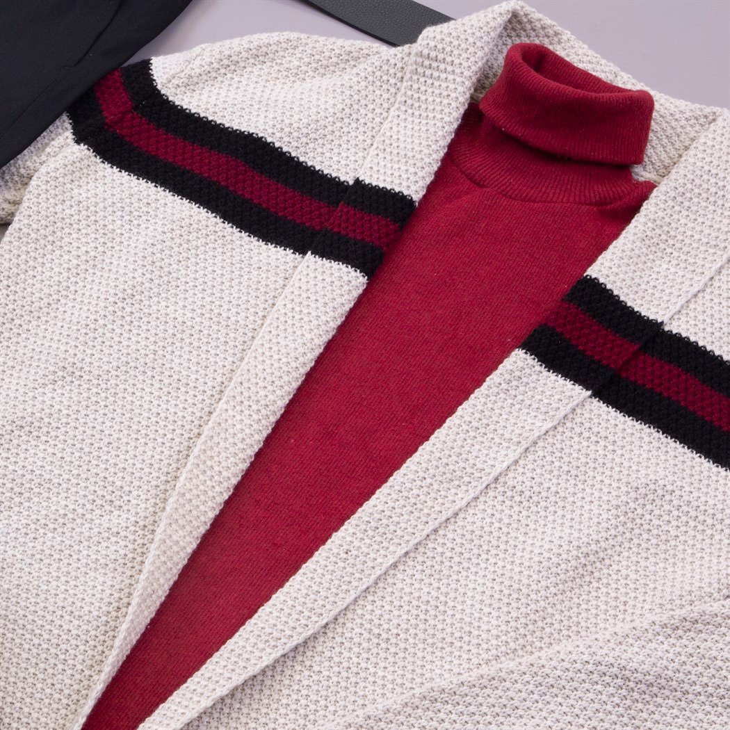 Bej Çizgi Detaylı Hırka Kazak Pantolon Bot Kombin