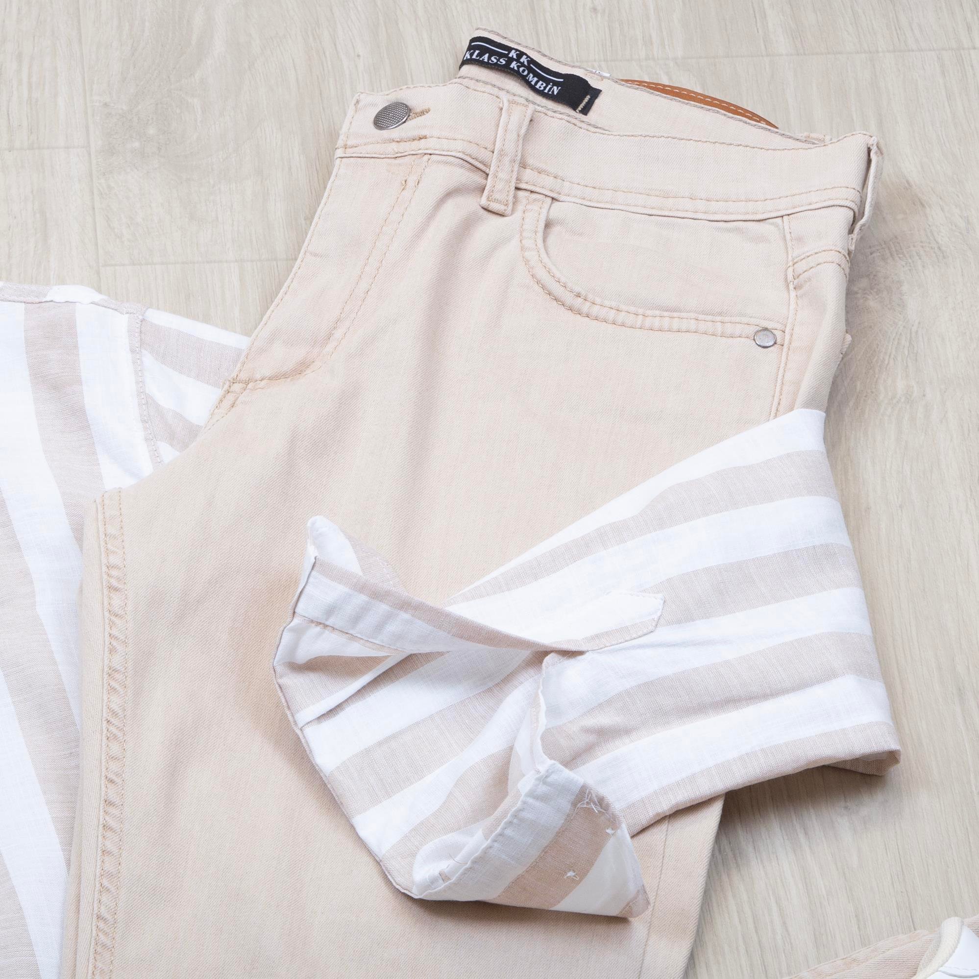 Bej çizgili Gömlek Pantolon Ayakkabı Kombin